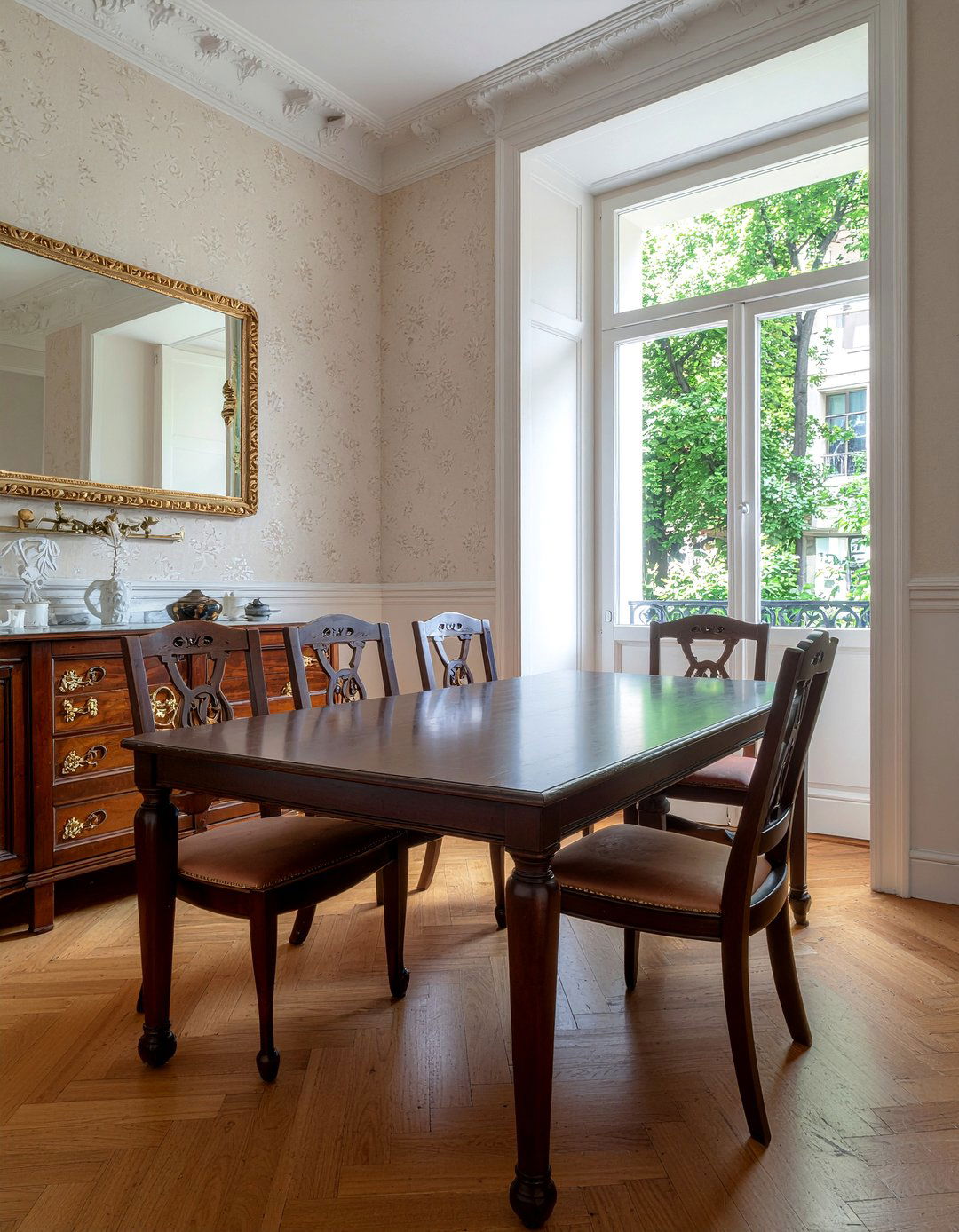 30 European Dining Room Ideas for Elegant Entertaining