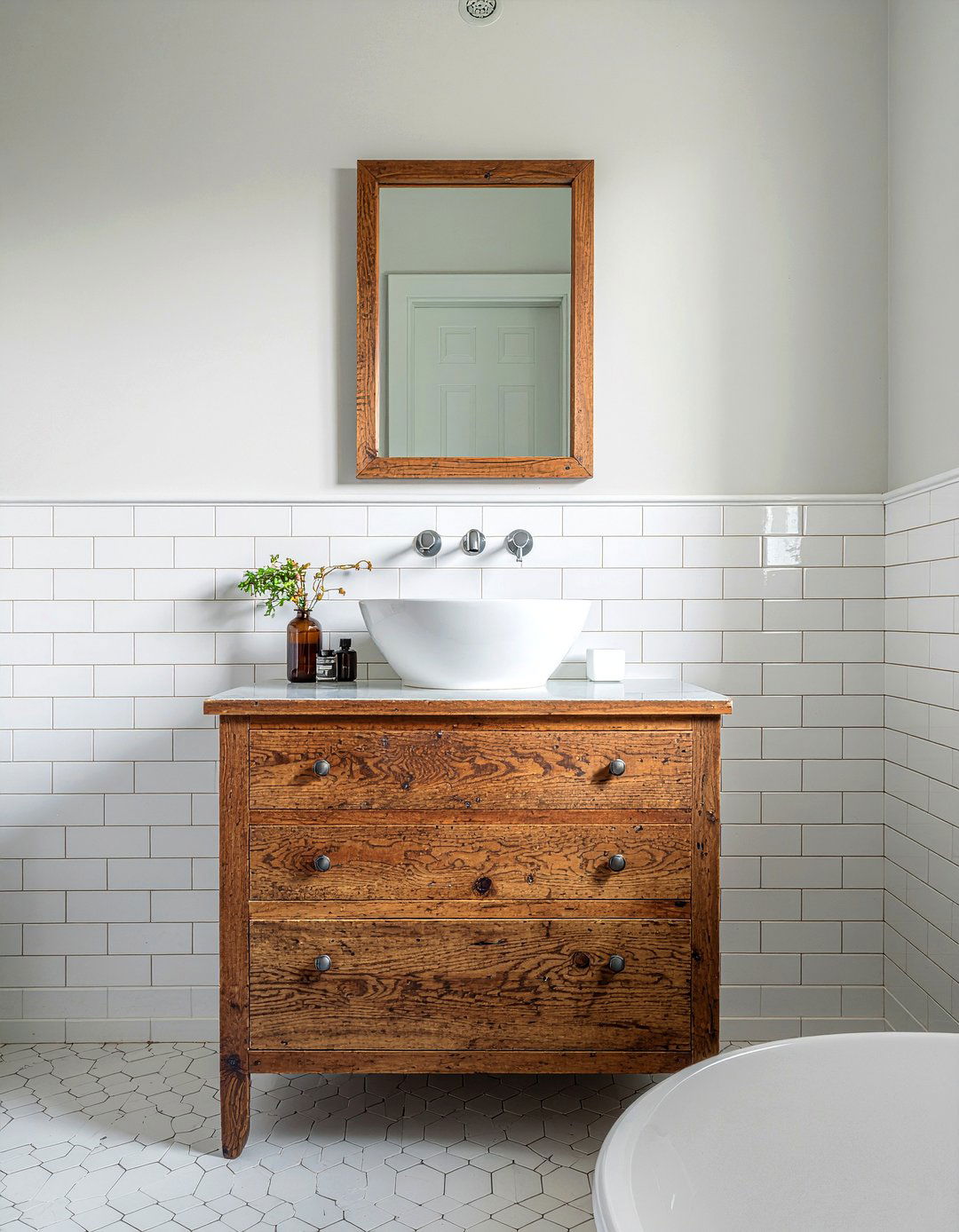 Vintage Contemporary Bathroom - 30 bathroom style mixing ideas