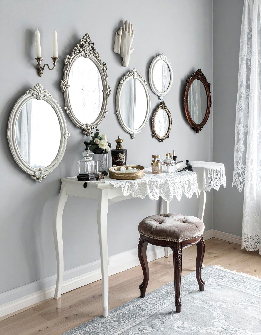 Vintage Hand Mirror - 30 decorative mirror ideas