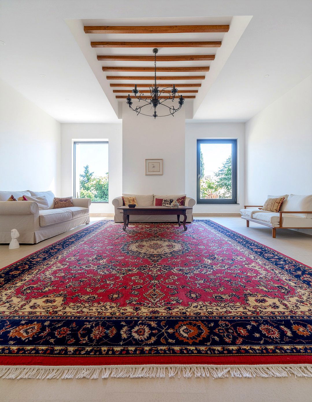 Vintage Persian rugs - 30 Mediterranean living room ideas