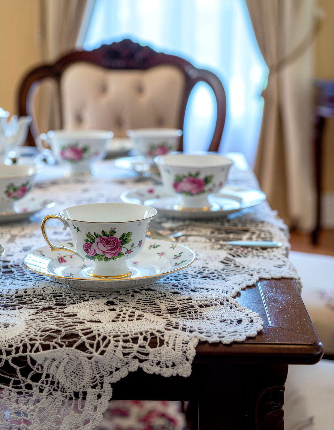 Vintage Porcelain Tea Service - 30 dining room tea service ideas