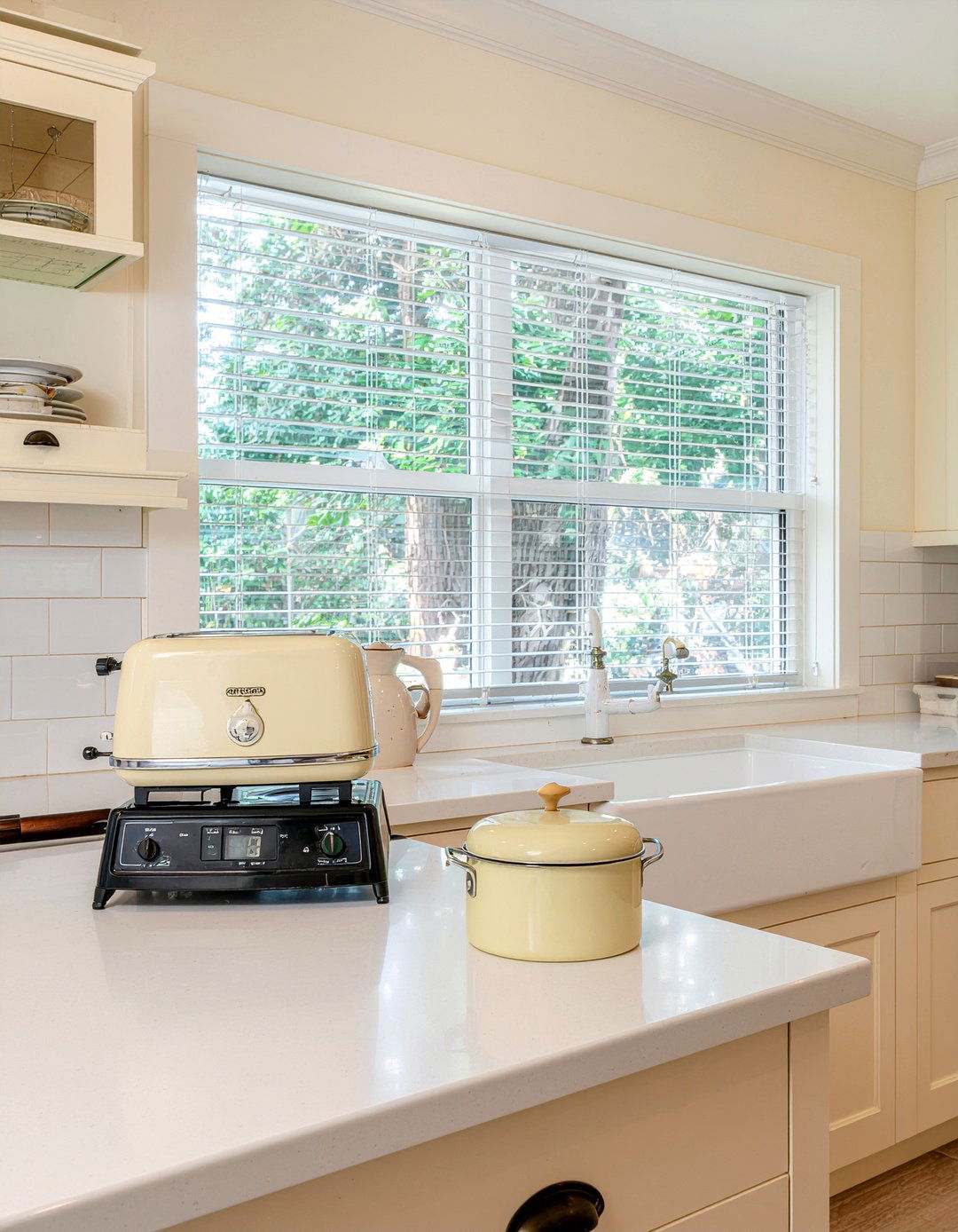 Vintage cream kitchen accessories - 30 cream kitchen ideas