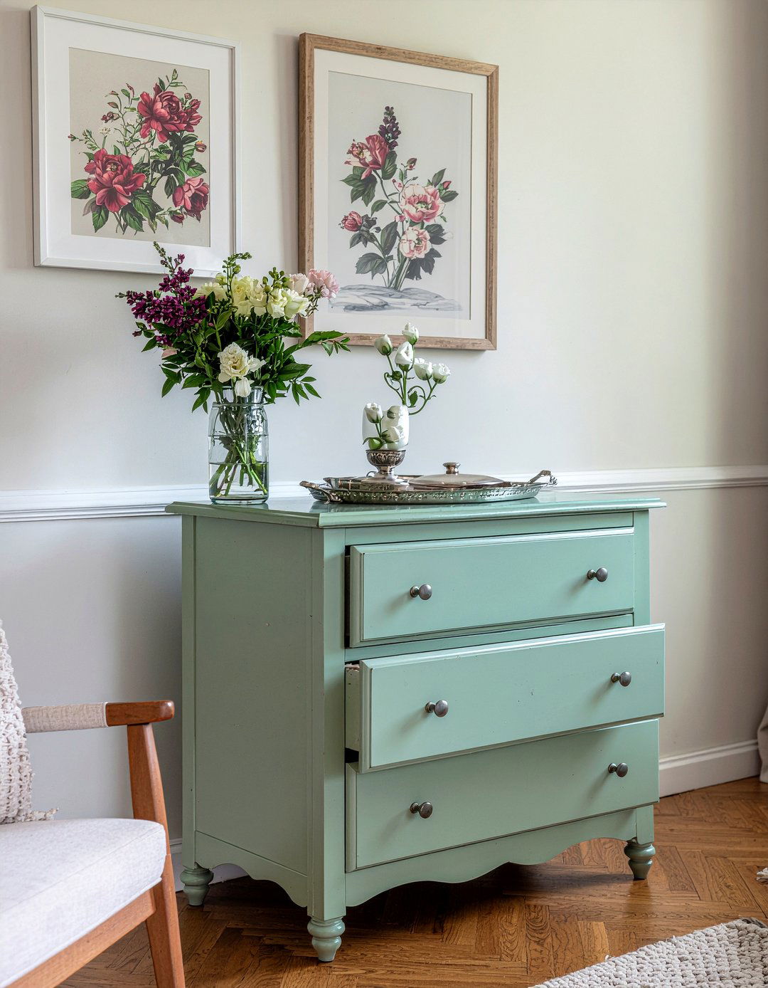 Vintage dresser bar - 30 living room drink station ideas