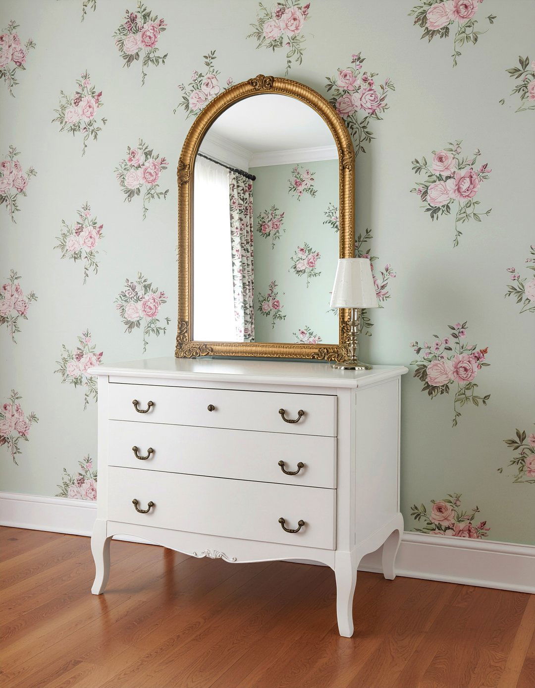 Vintage dresser with arched mirror - 30 bedroom dresser with mirror ideas