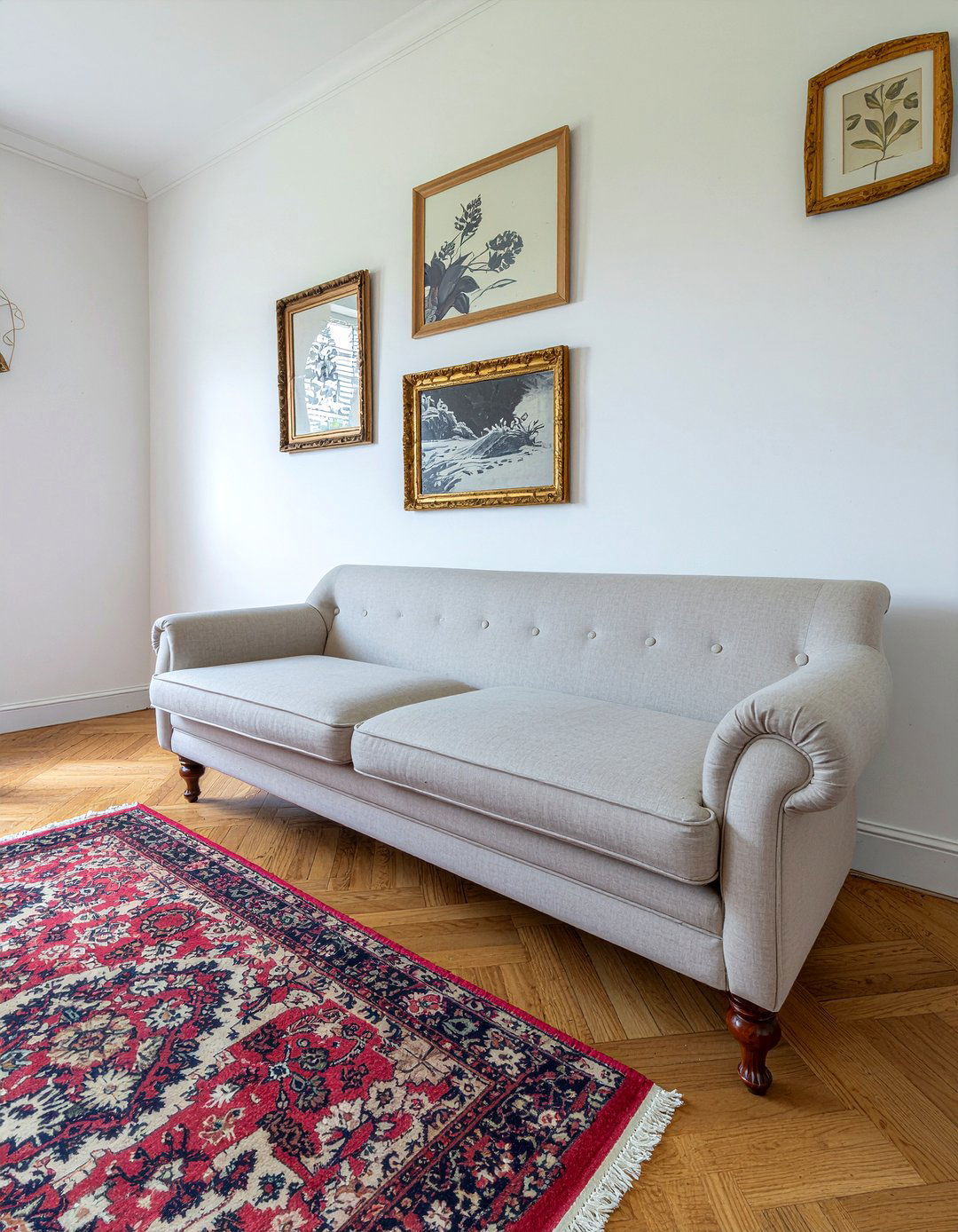 Vintage rolled arm sofa styling - 30 living room rolled arm sofa ideas