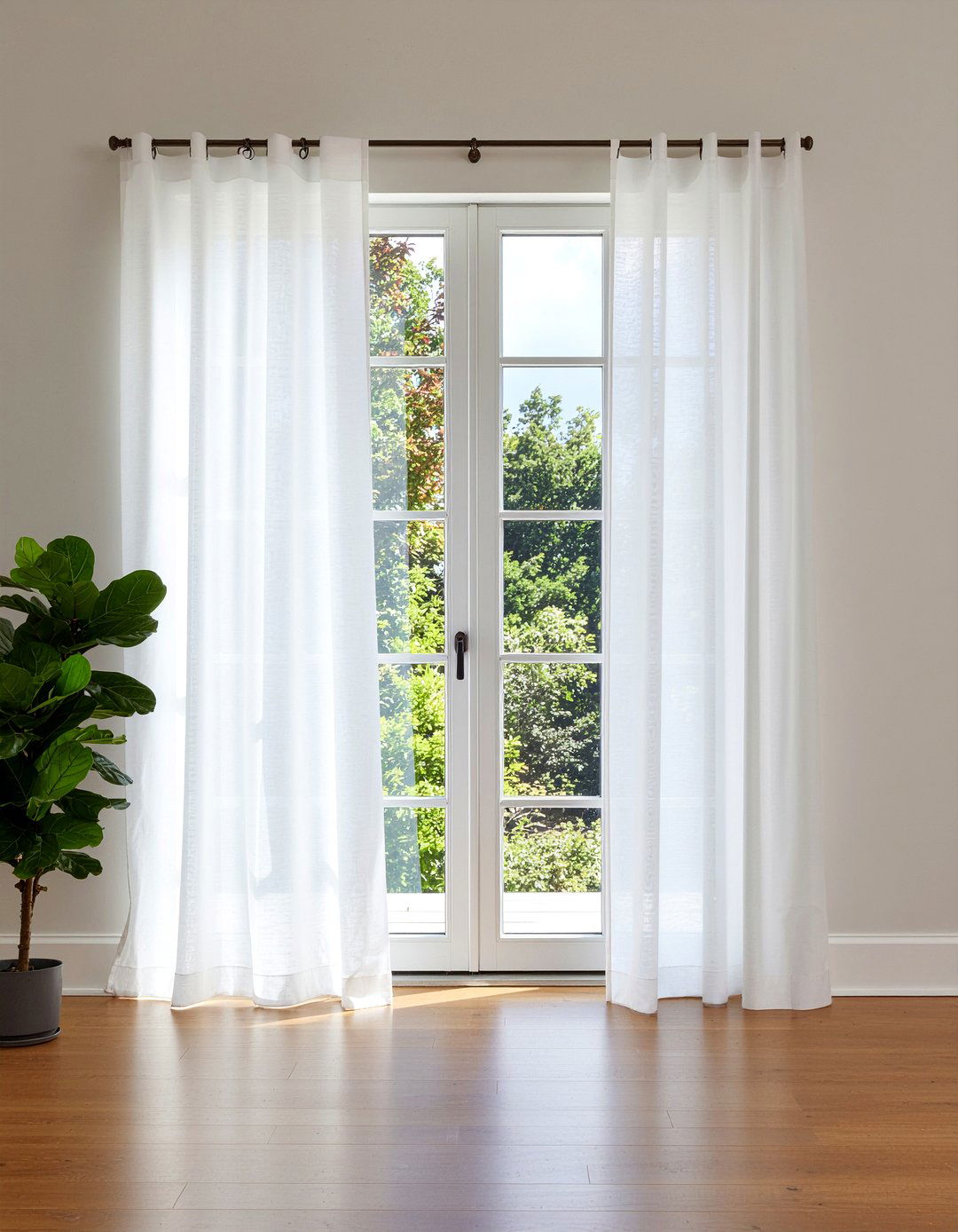 30 Living Room Sheer Curtains to Brighten Your Home Interior