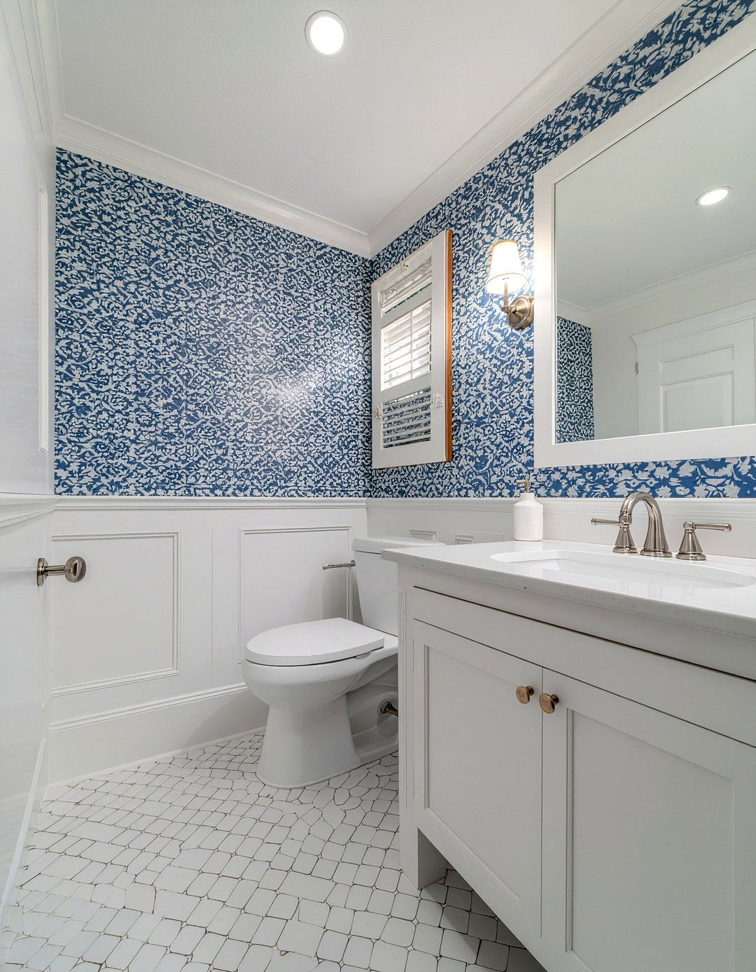 Wainscoting Panels - 30 powder room ideas
