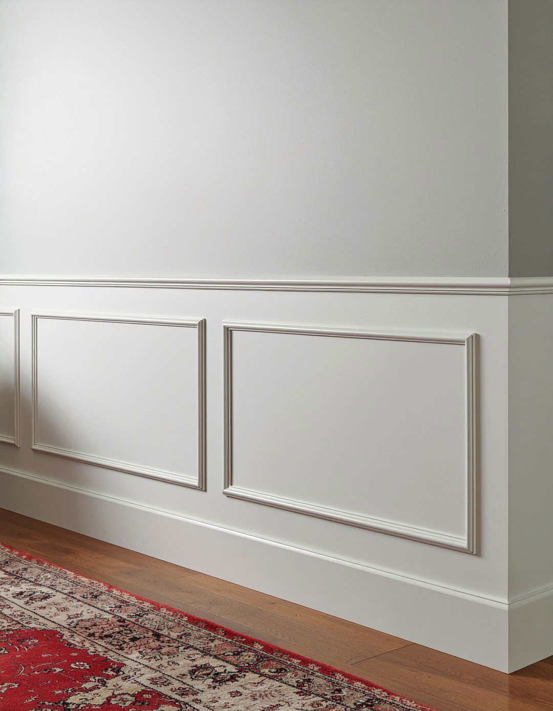 Wainscoting wall paneling - 30 bedroom hallway ideas