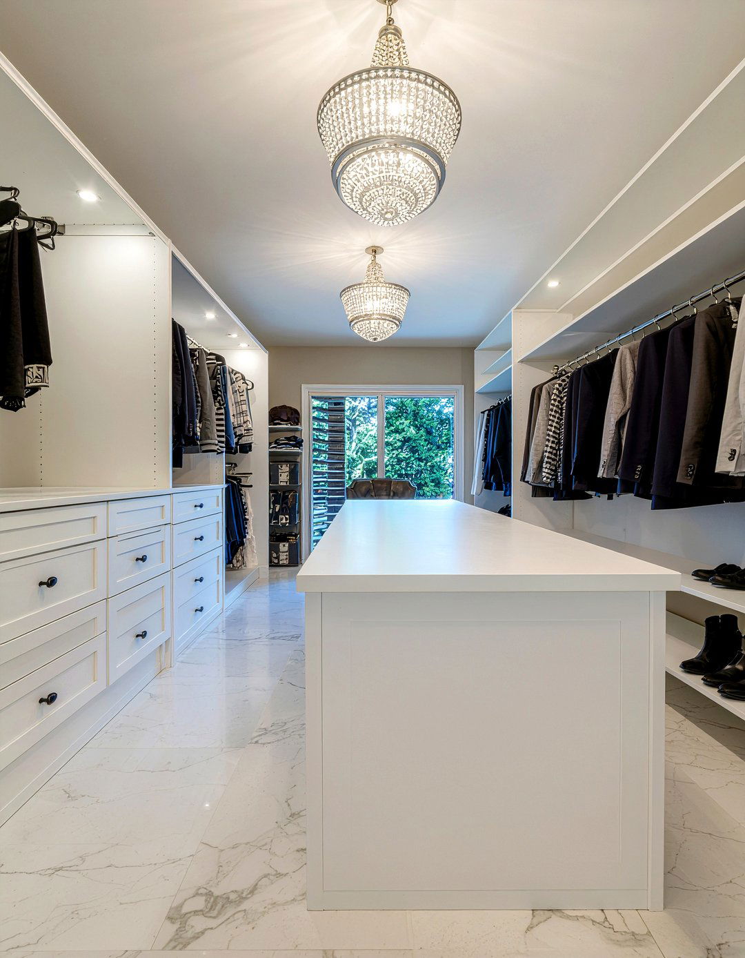 Walk In Closet - 30 bedroom zoning ideas