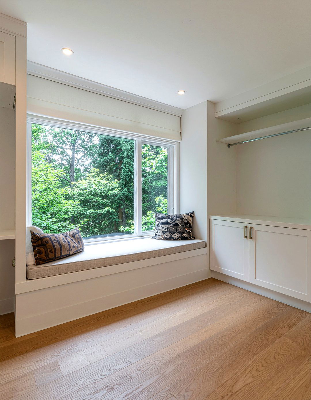 Walk In Closet Window - 30 bedroom walk-in closets