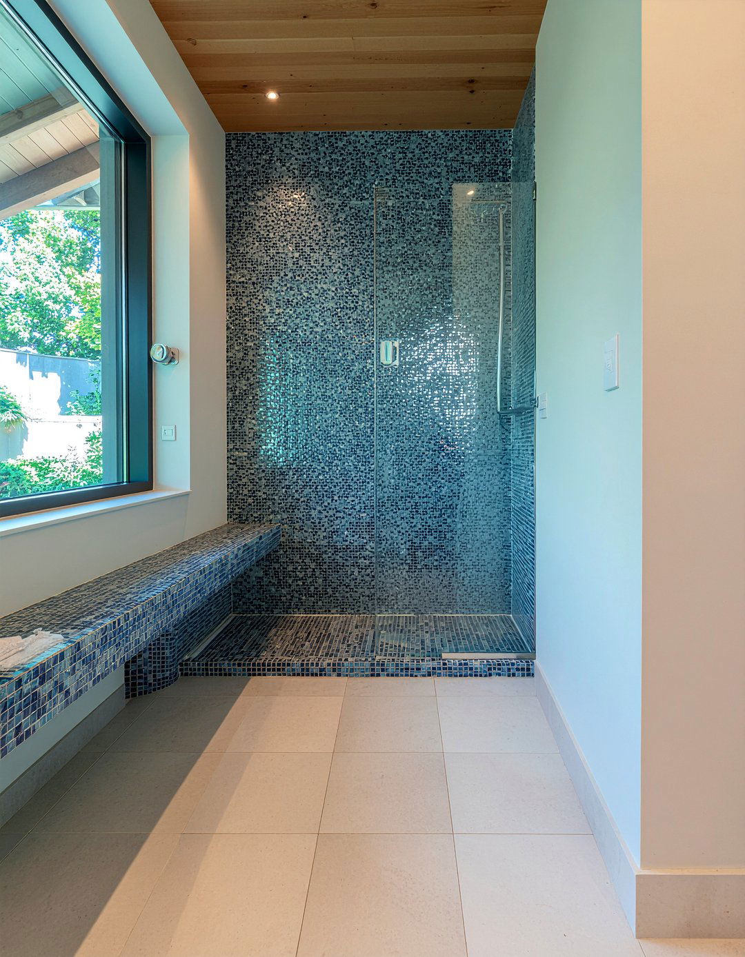 Walk in shower for pool - 30 pool bathroom ideas