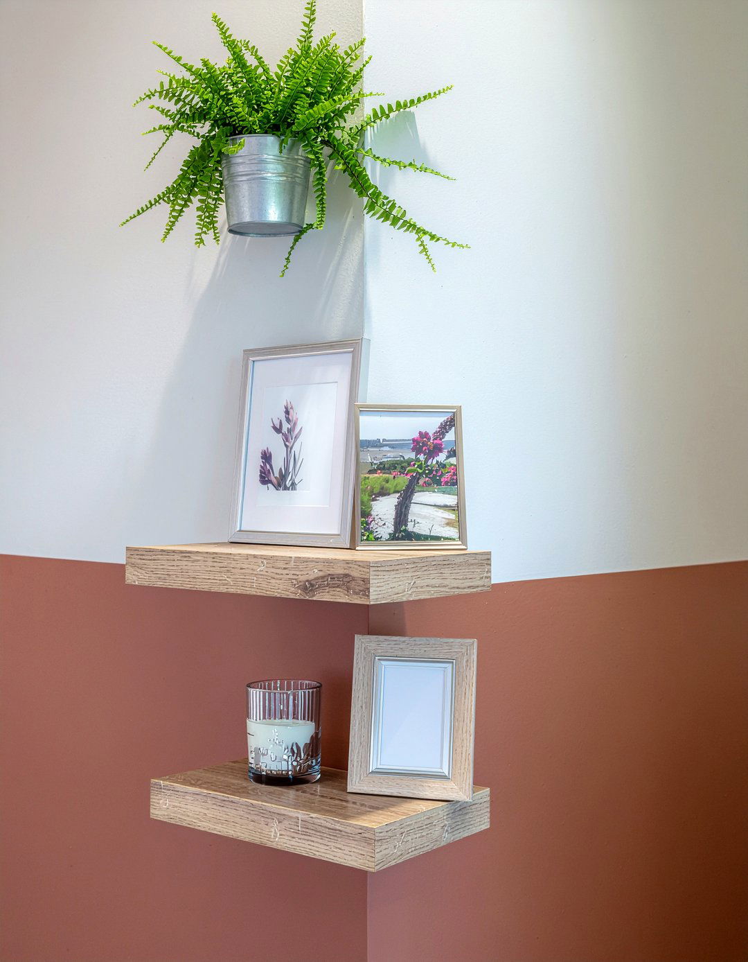 Wall Corner Shelf - 30 narrow bedroom ideas