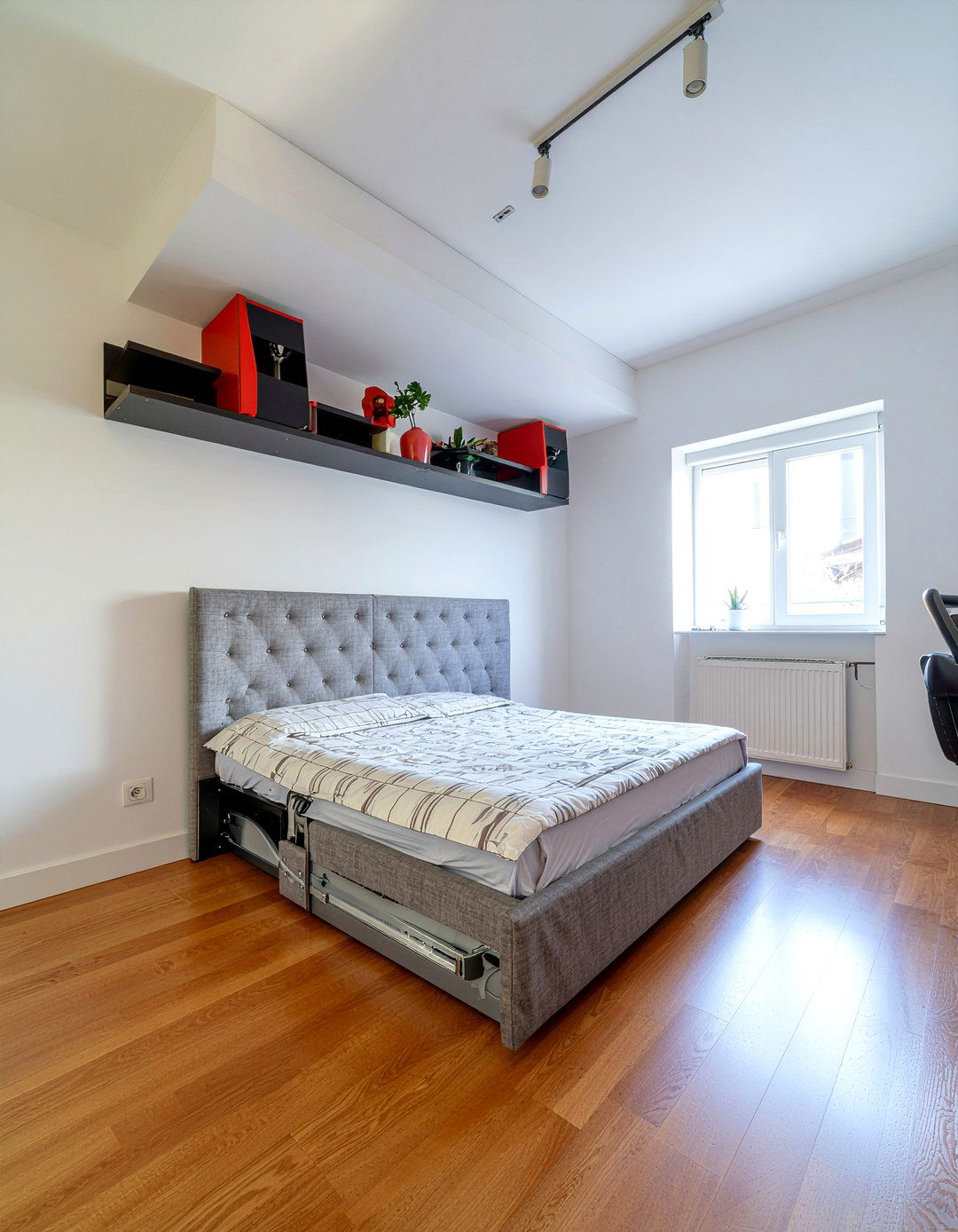 Wall Fold Down Bed - 30 narrow bedroom ideas