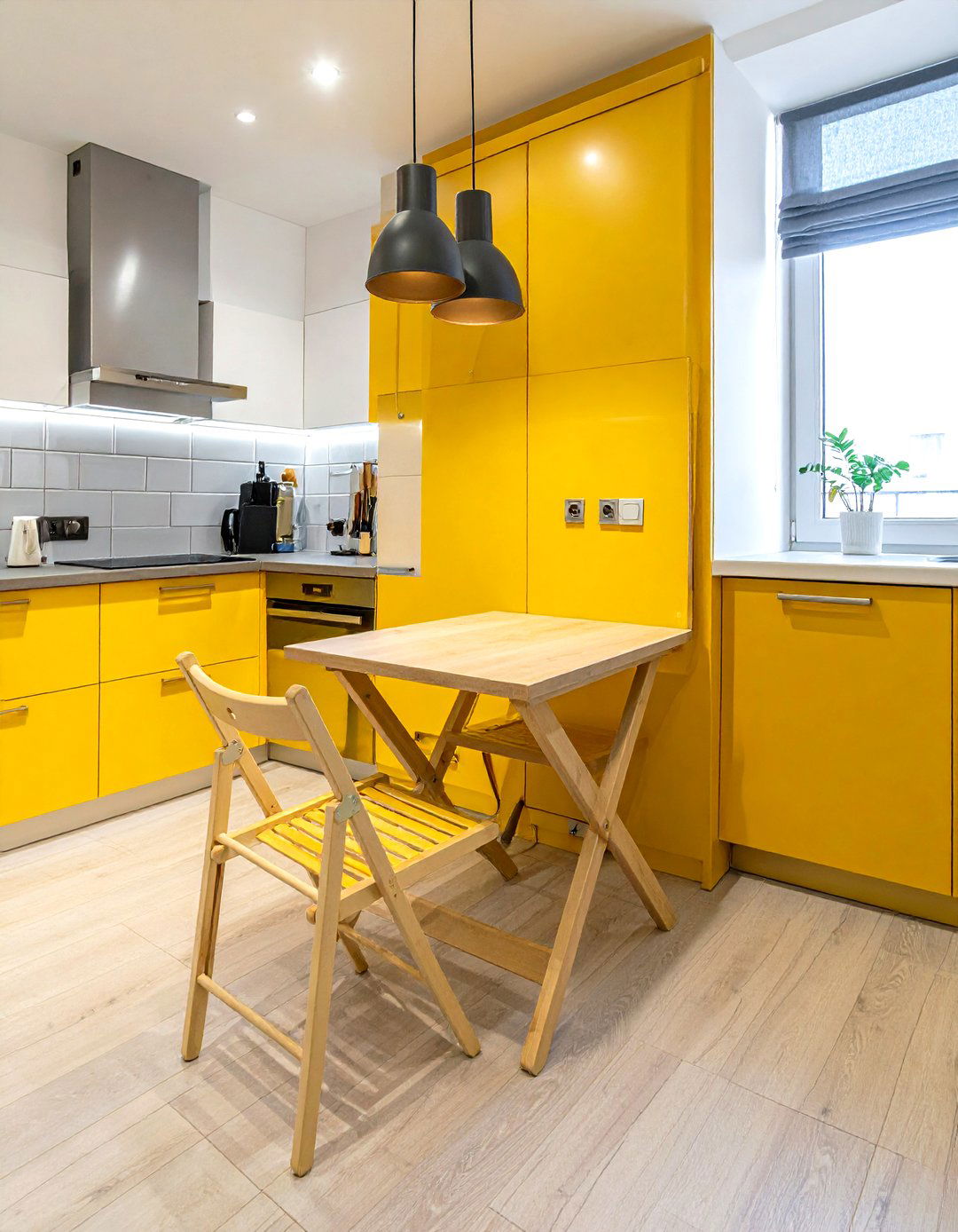 Wall Mounted Folding Table - 30 tiny kitchen ideas