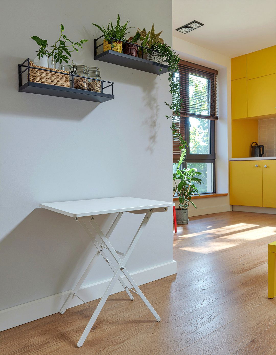 Wall Mounted Folding Table - 30 extendable dining ideas