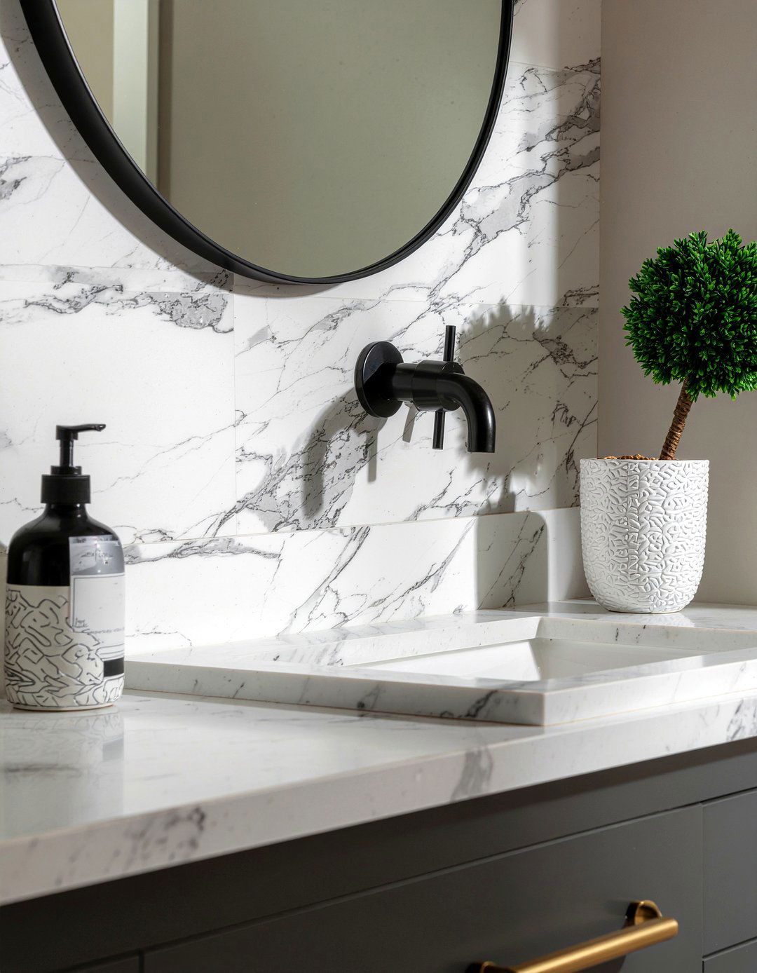 Wall mounted faucet - 30 small bathroom ideas