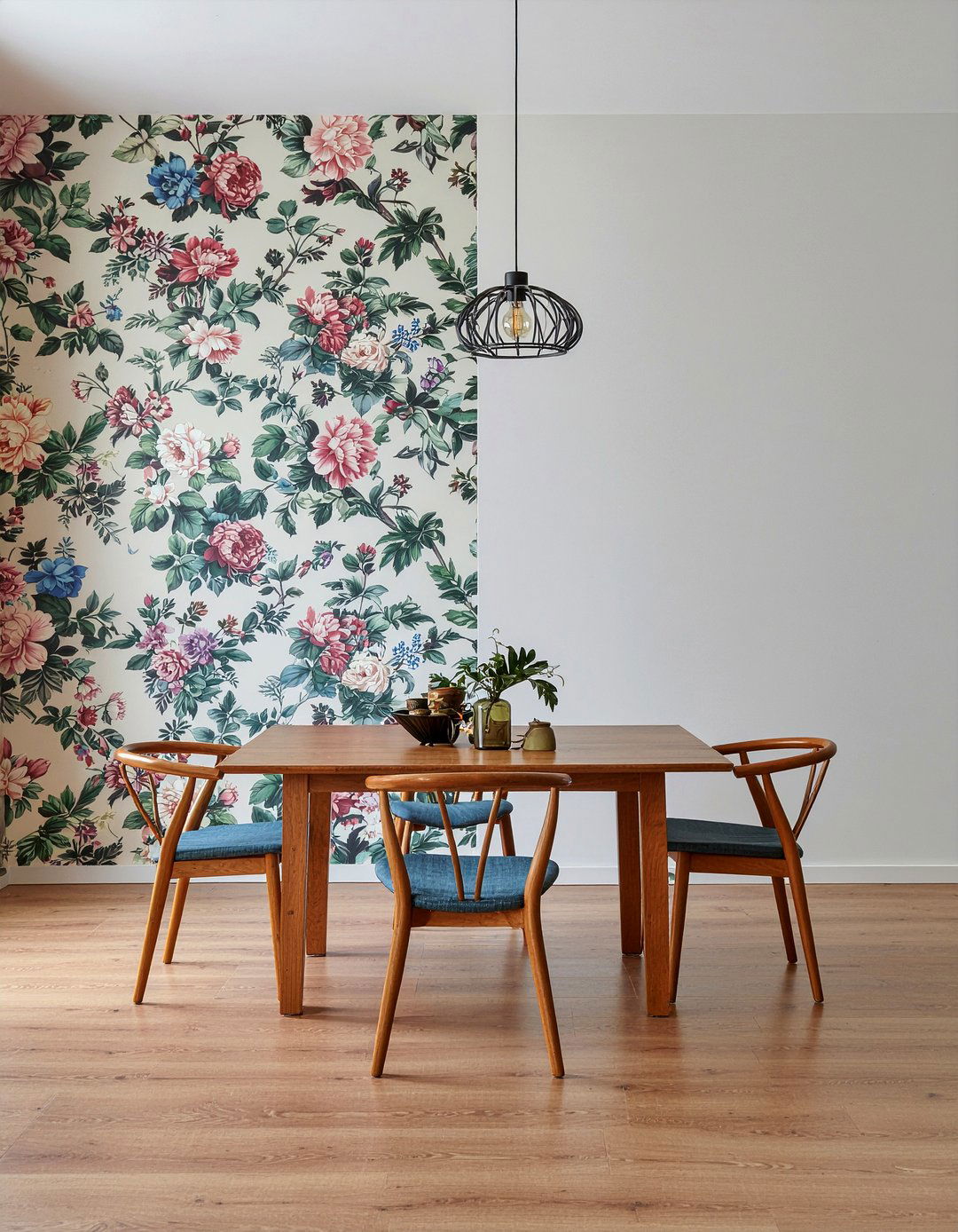 Wallpaper Accent Dining Wall - 30 elegant dining room ideas