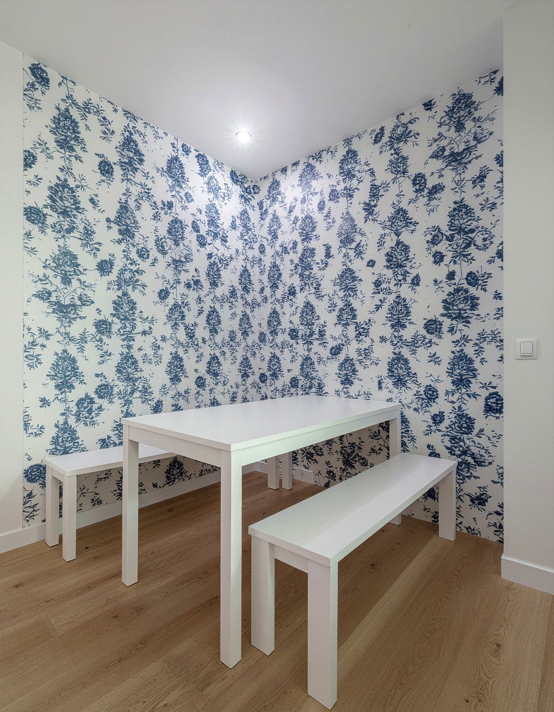 Wallpapered Kitchen Nook - 30 breakfast nook kitchen ideas