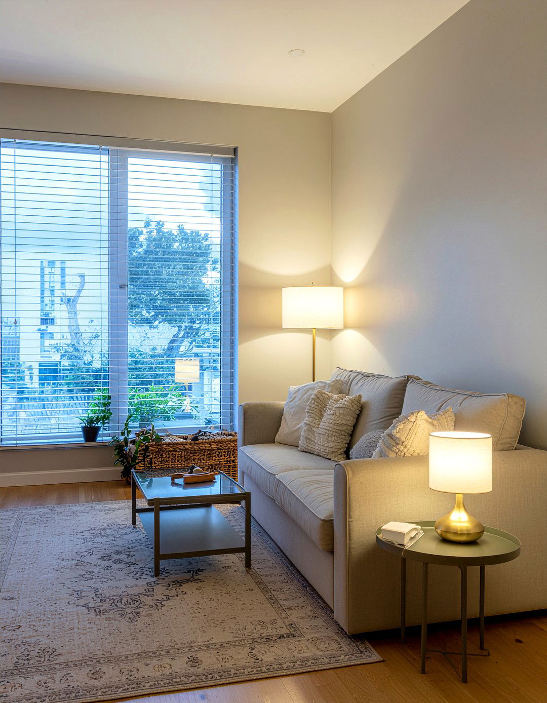 Warm ambient lighting - 30 cozy living room ideas