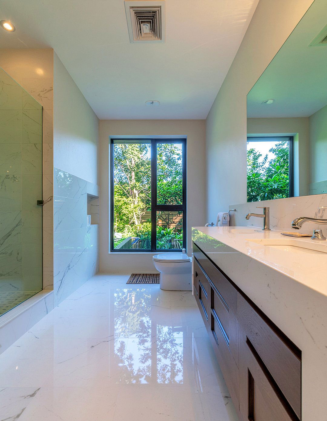 Waterfall Countertop Bathroom - 30 glam bathroom ideas