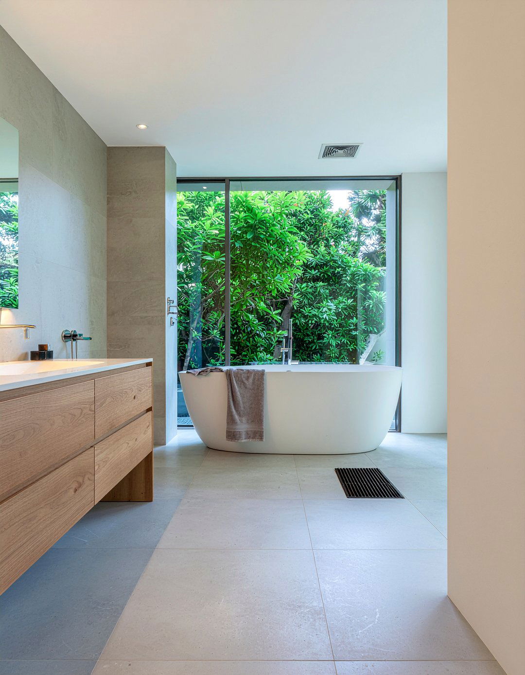 Wet room with bathtub - 30 modern take on classic bathroom ideas