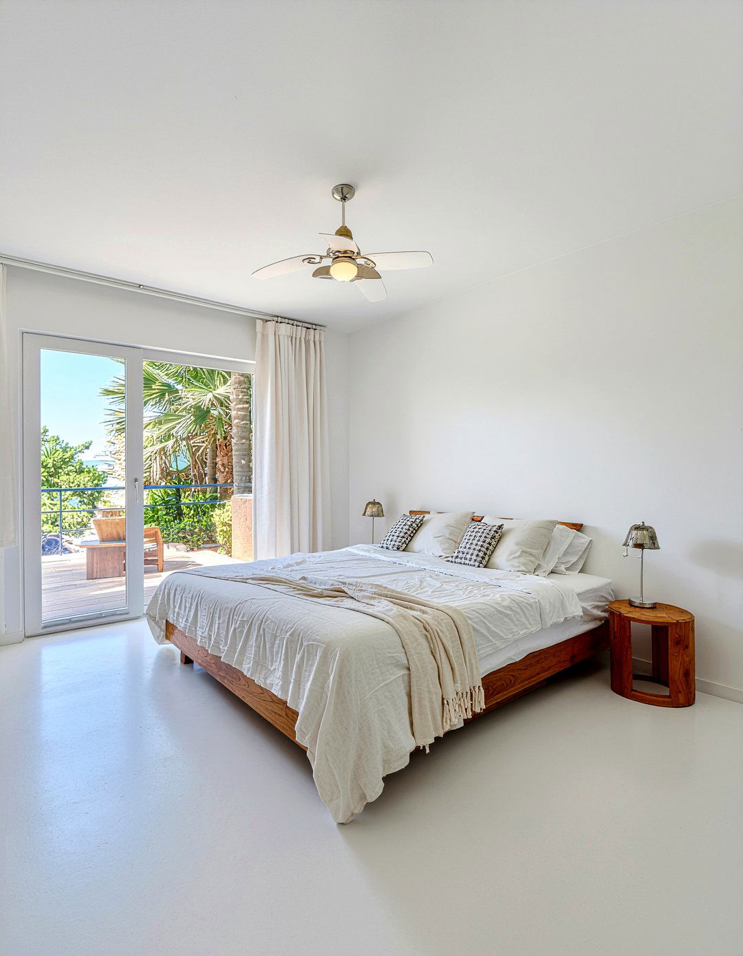 White Concrete Floor - 30 bedroom concrete floors