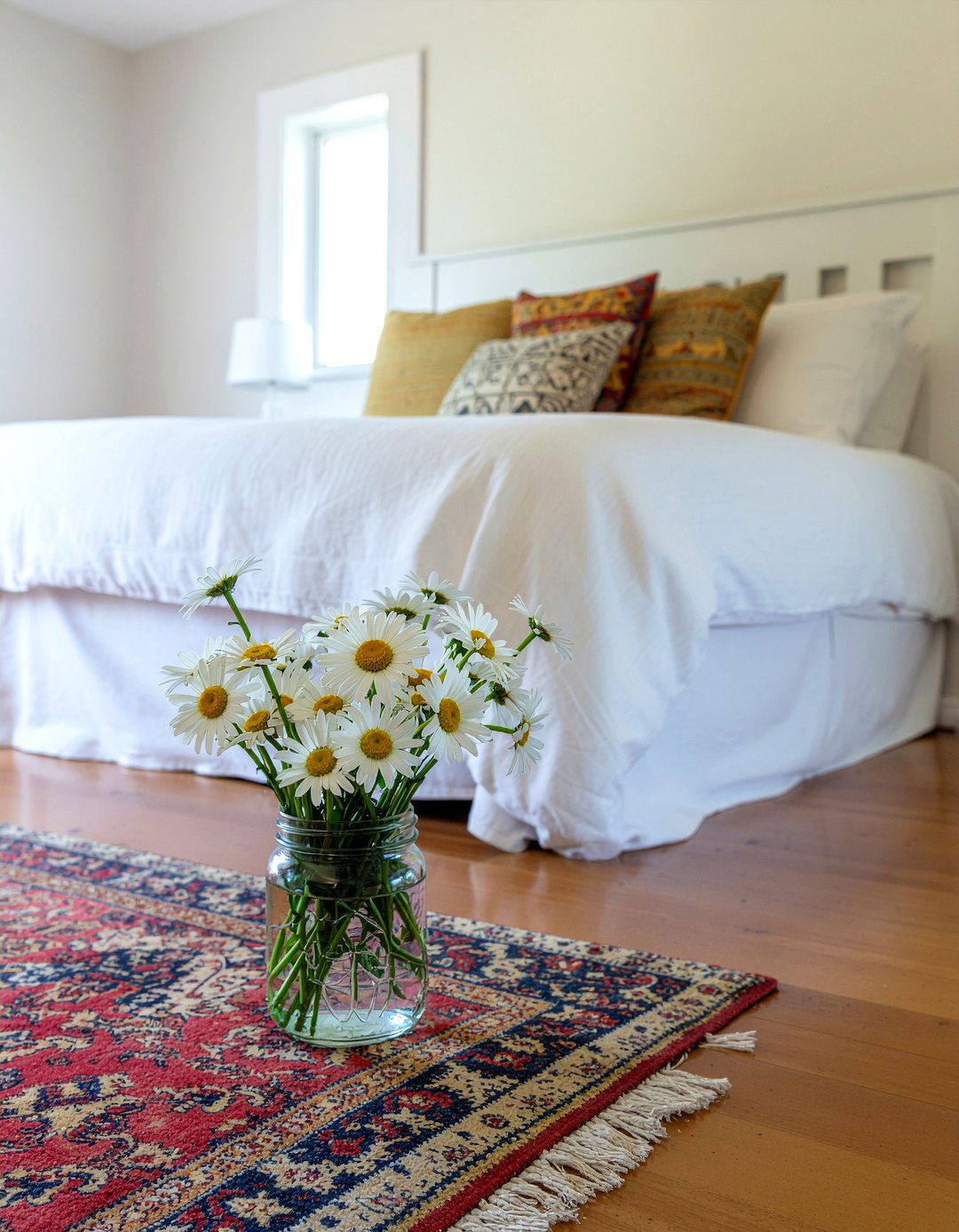 White Daisy Bunch - 30 bedroom faux flowers