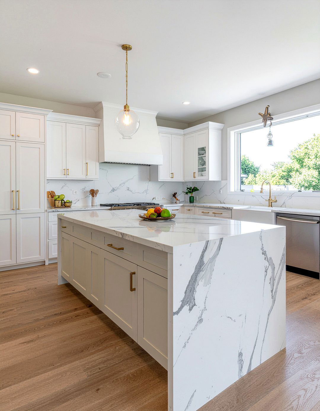 White Kitchen Marble Island - 30 show home kitchen ideas