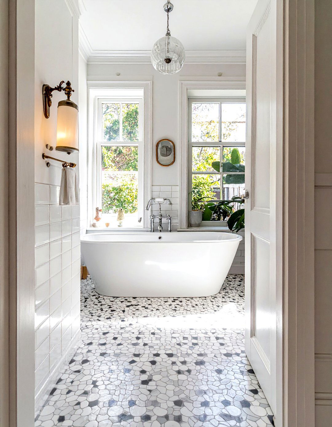 30 Modern White Bathroom Ideas for a Clean and Crisp Look