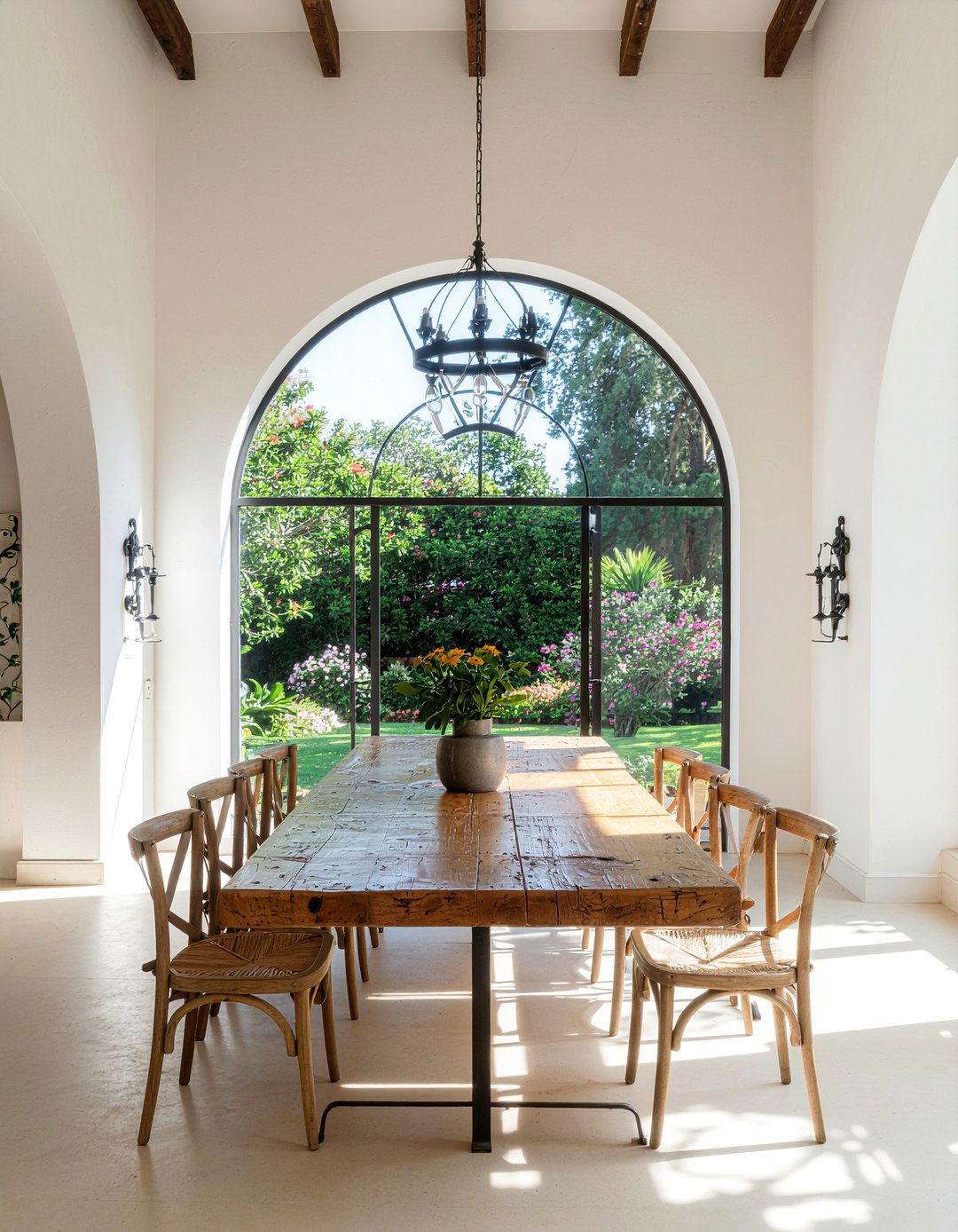 White Plaster Walls - 30 Mediterranean dining room ideas