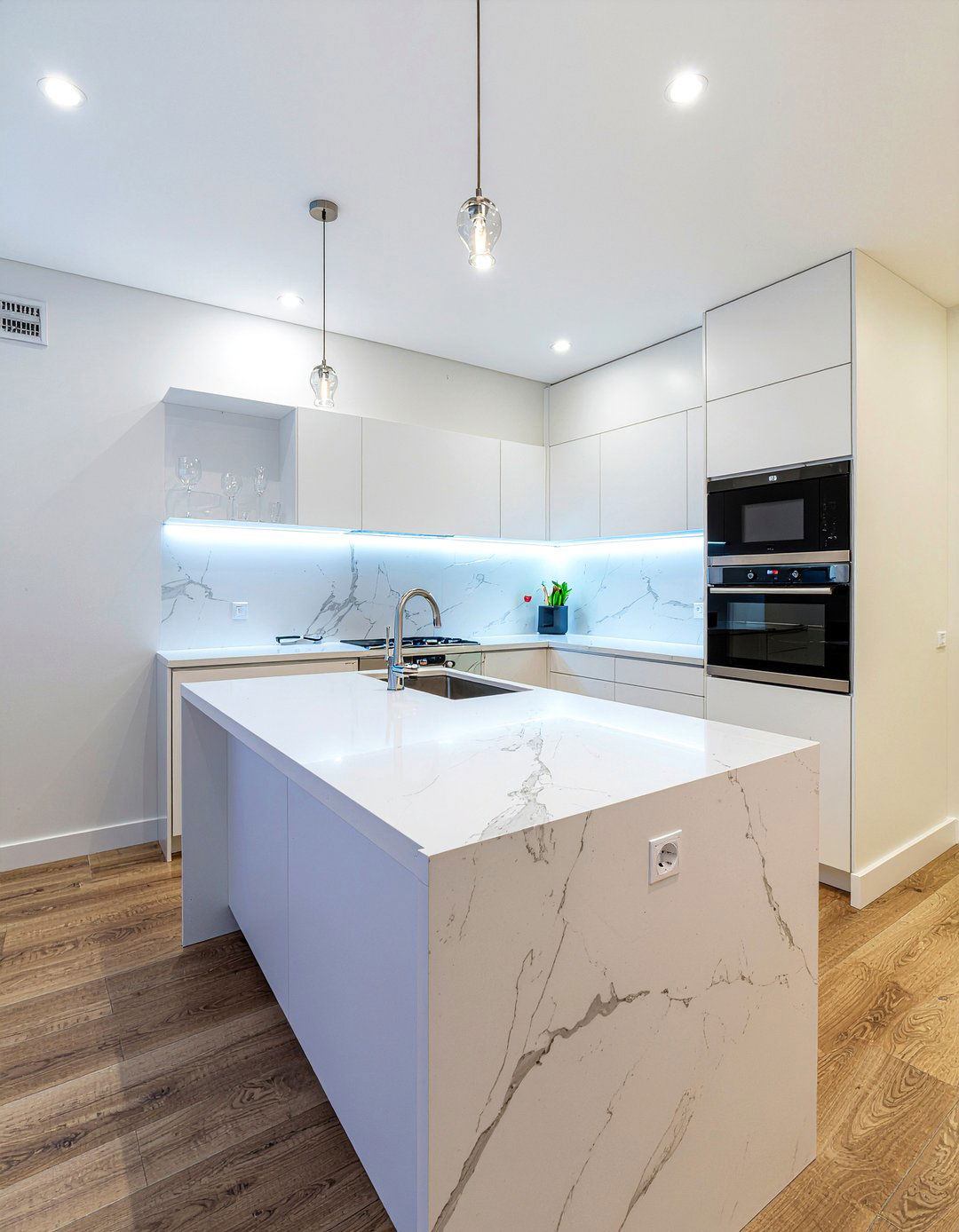 White Quartz Countertop - 30 modern kitchen ideas