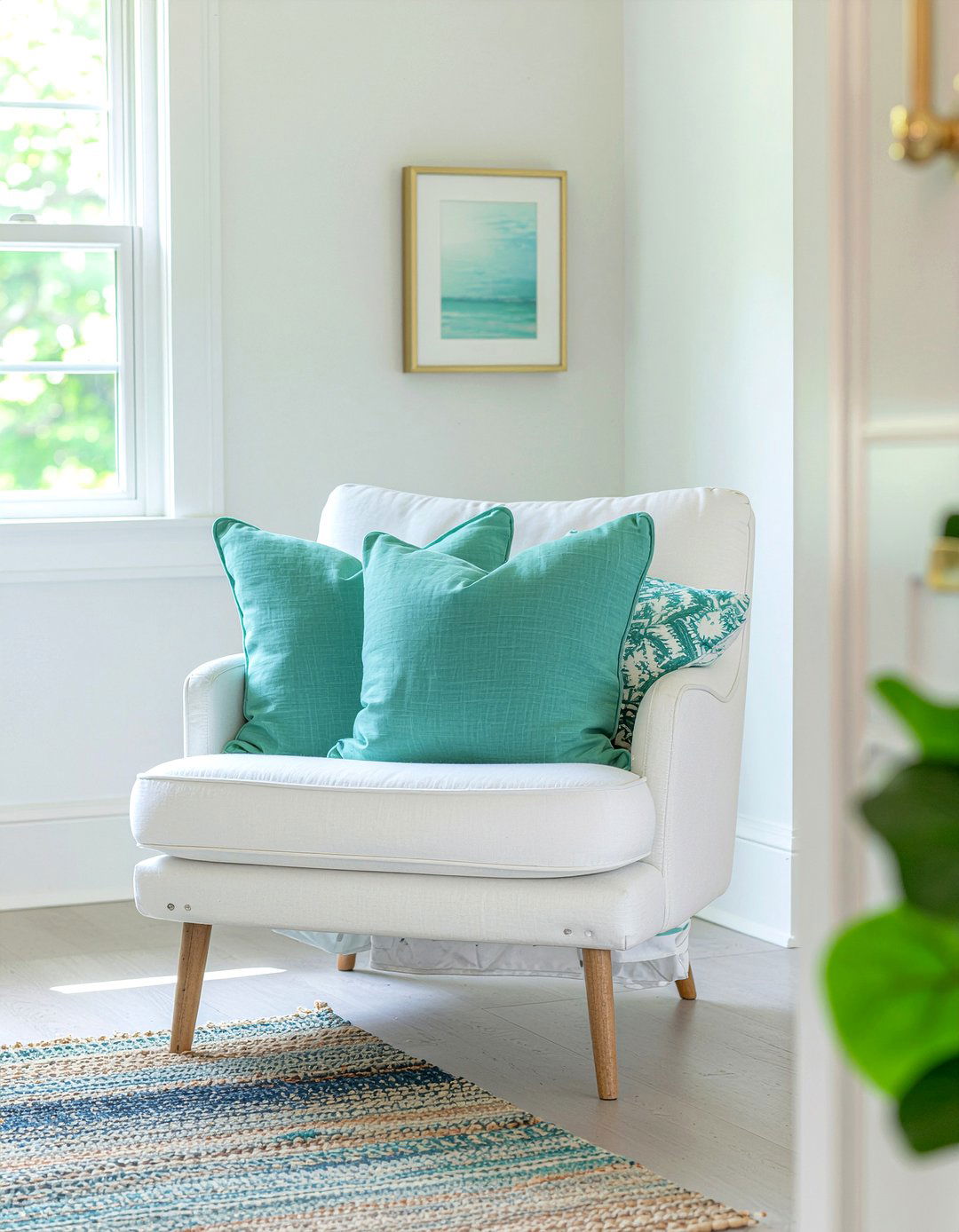 White Wishbone Chair - 30 living room wishbone chair ideas