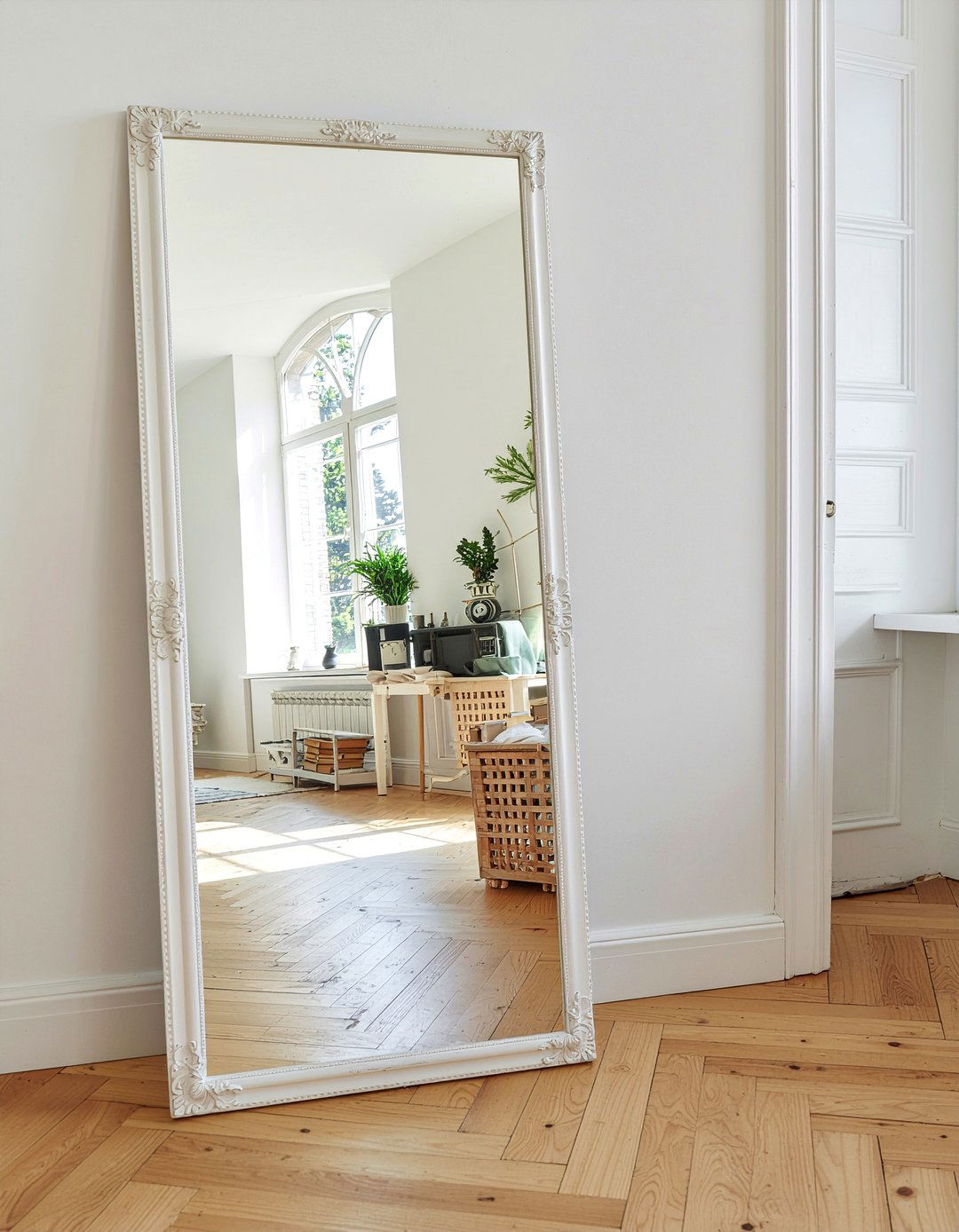 White bedroom mirror - 30 off-white bedroom ideas