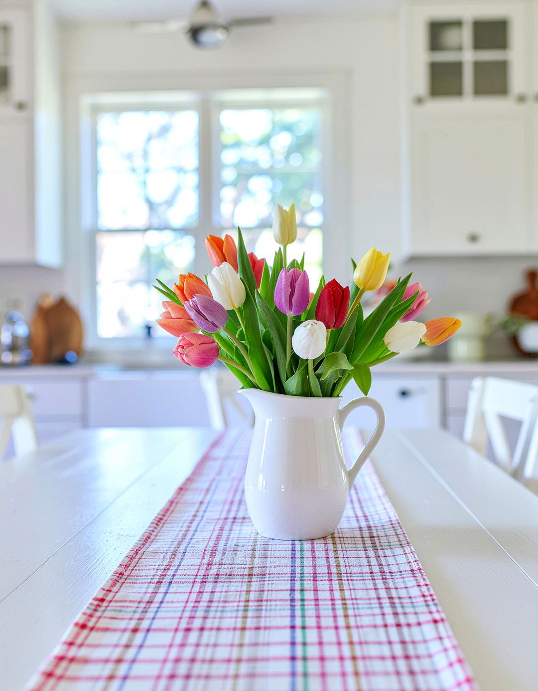 White ceramic pitcher - 30 dining table centerpiece ideas