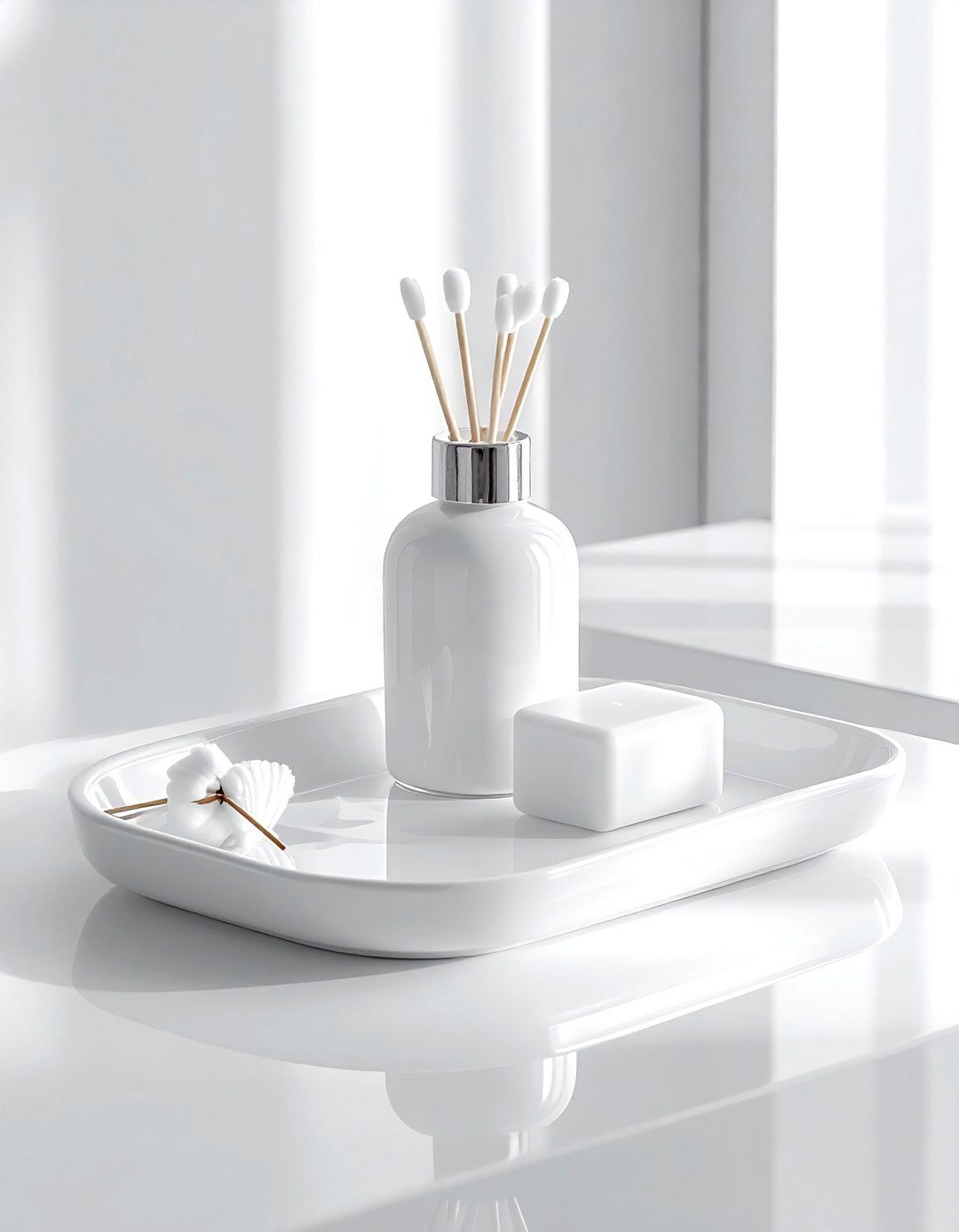 White ceramic tray - 30 vanity tray ideas