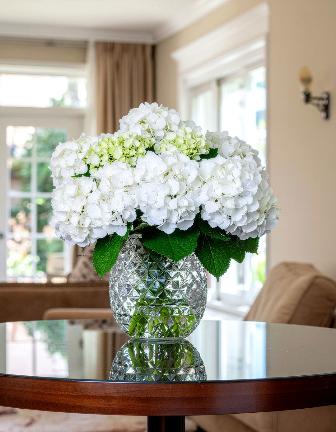 White hydrangea arrangement - 30 living room flower arrangements