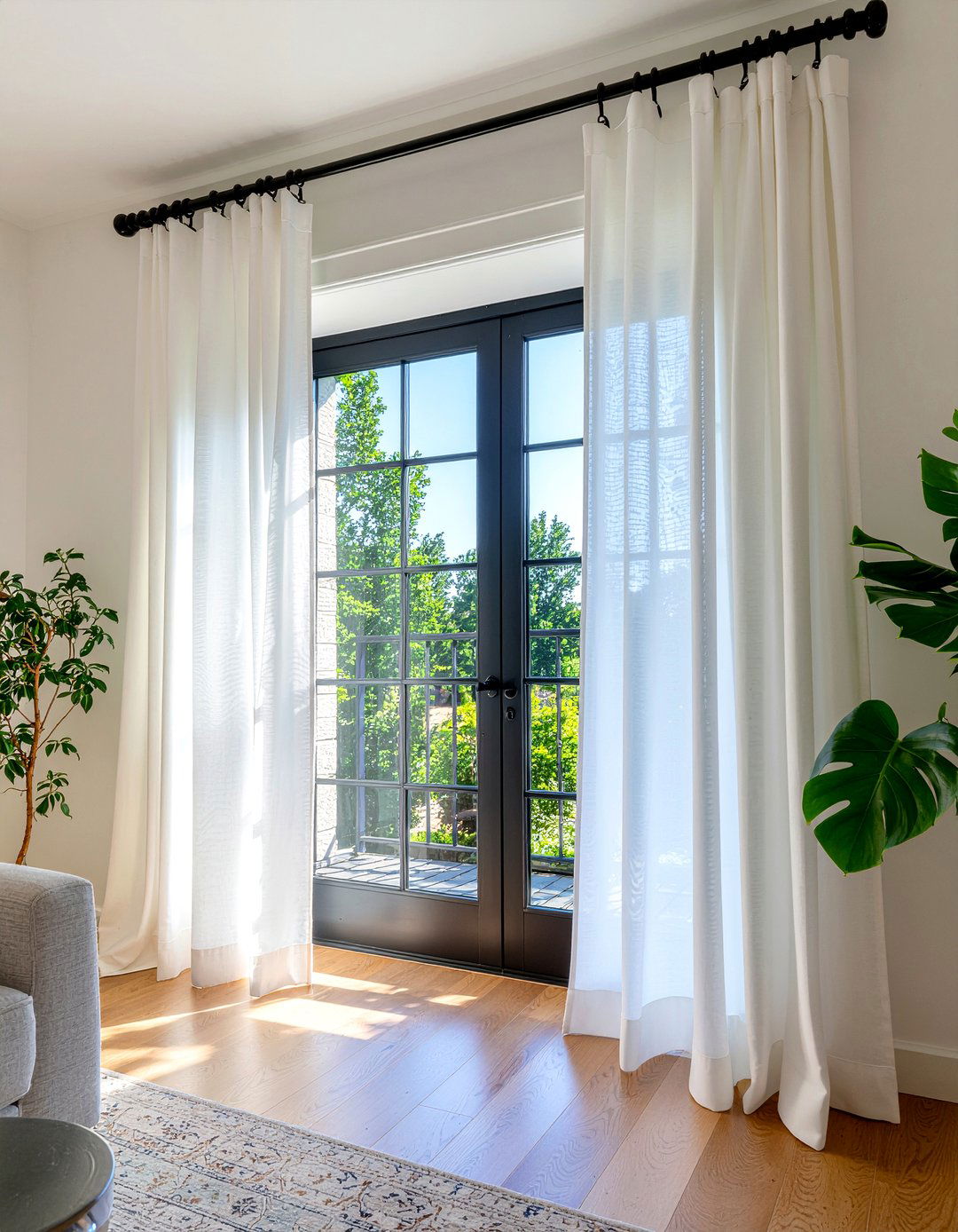 White linen curtains - 30 British colonial living room ideas