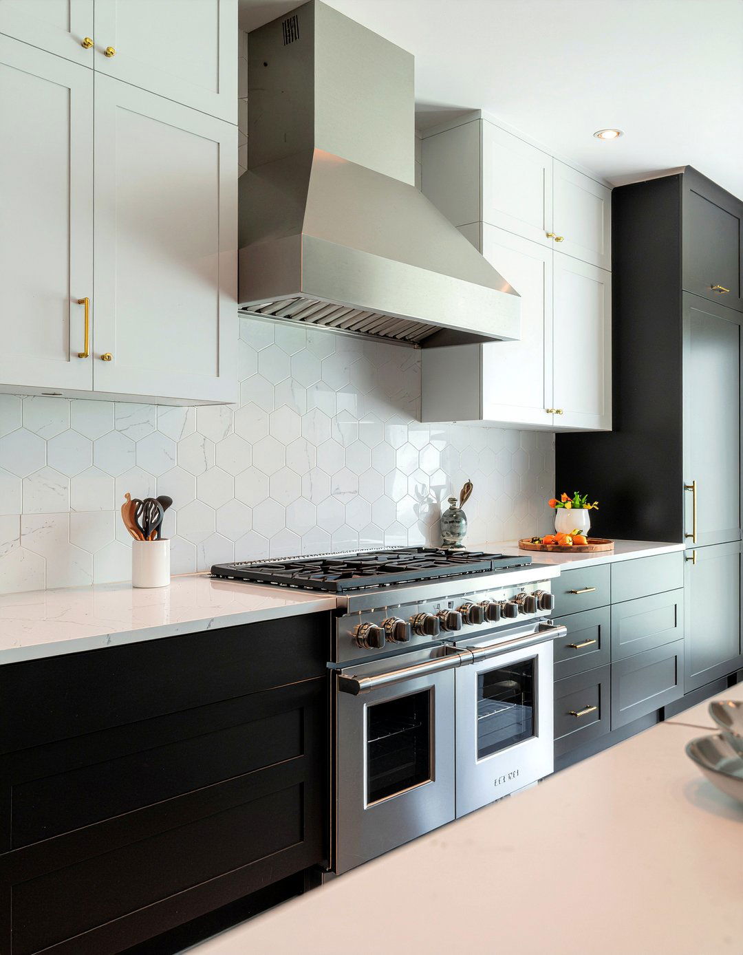 White marble hexagon backsplash - 30 mosaic tile kitchen backsplash ideas