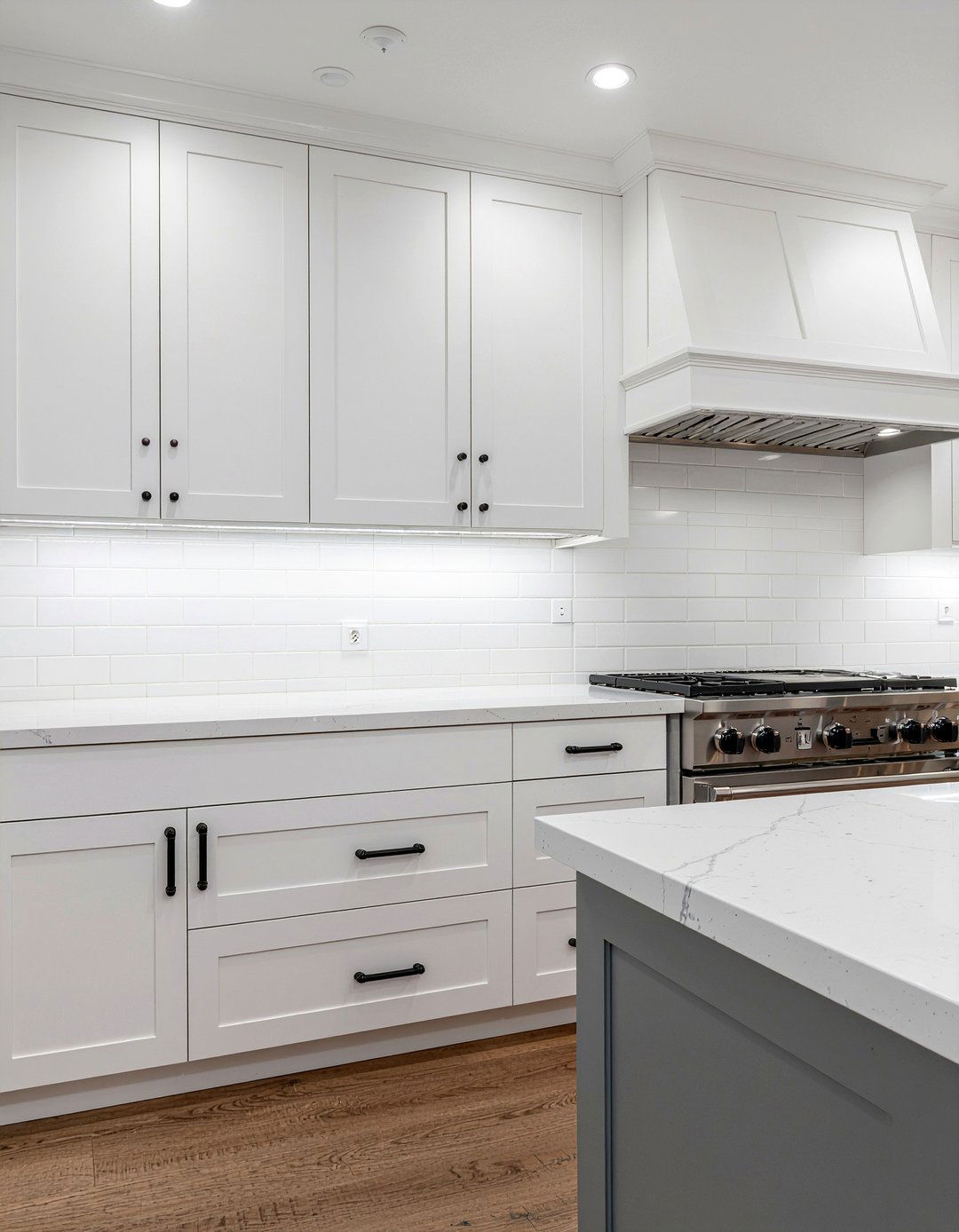 White shaker cabinets - 30 modern farmhouse kitchen ideas