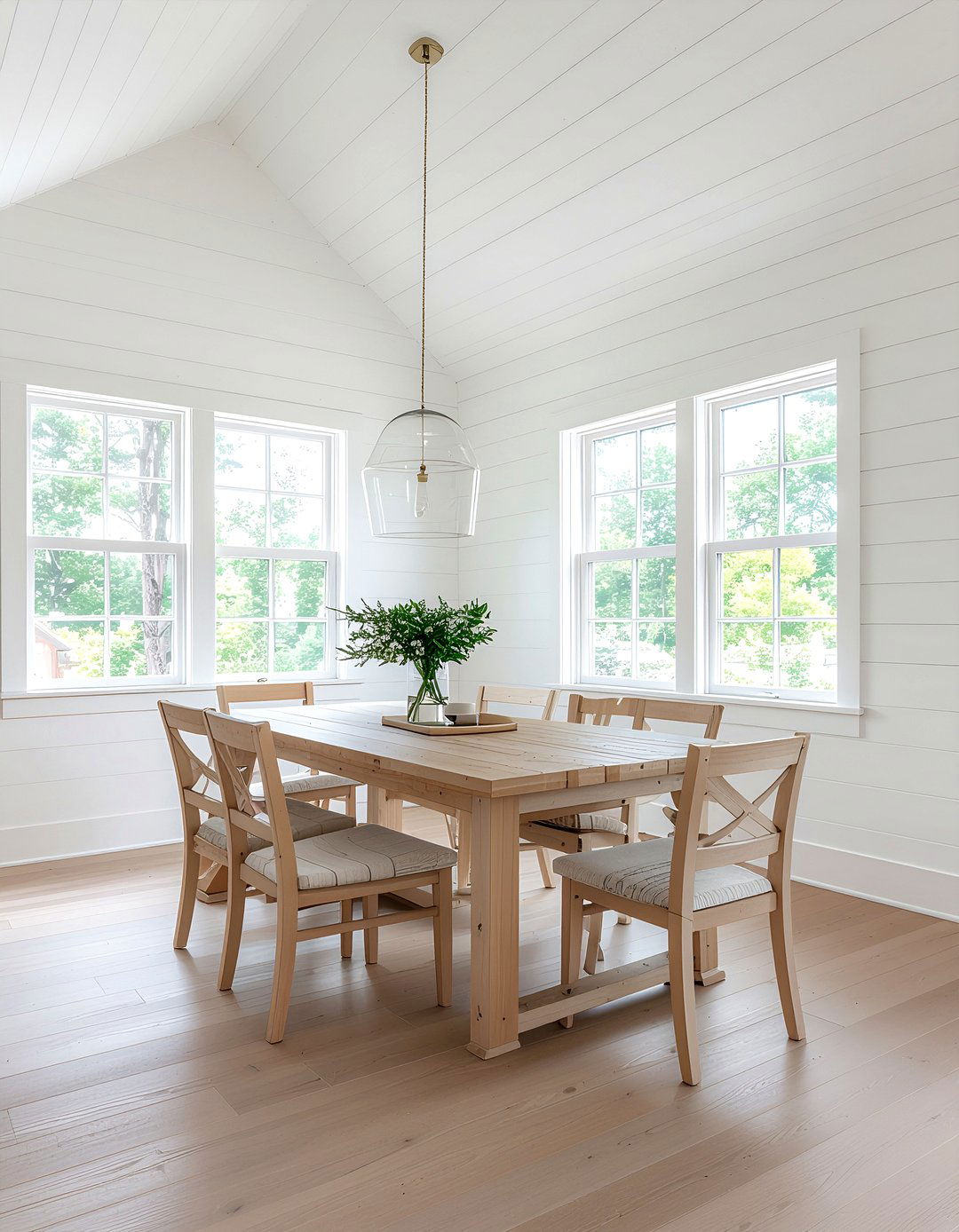 White shiplap vaulted ceiling dining room - 30 dining room vaulted ceiling ideas