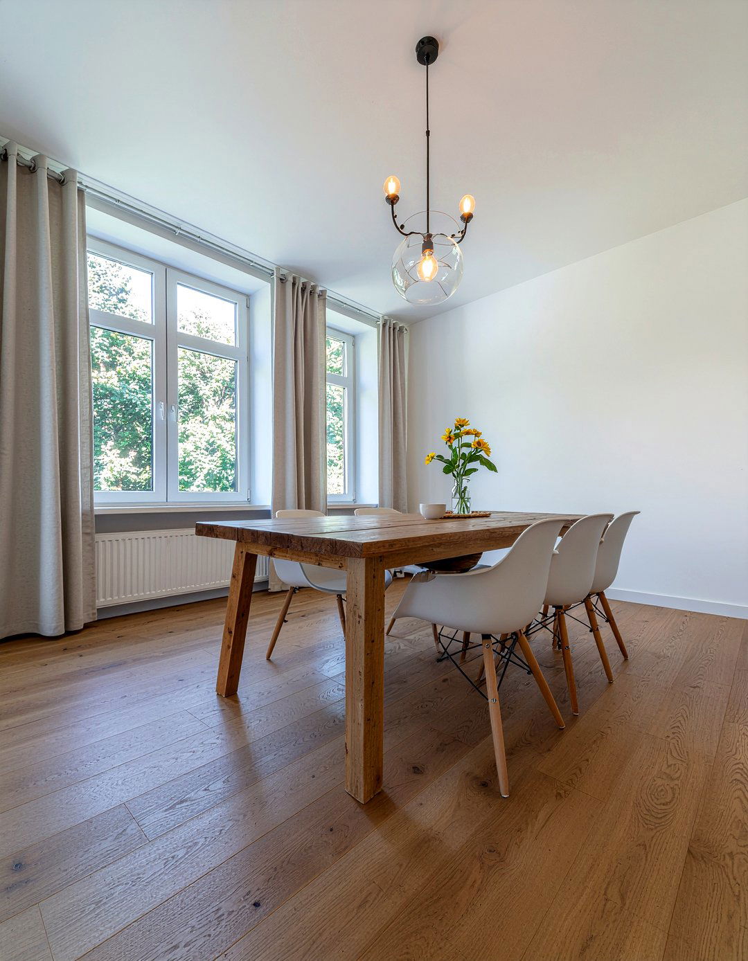 Wide Plank Laminate Flooring - 30 dining room laminate floor ideas