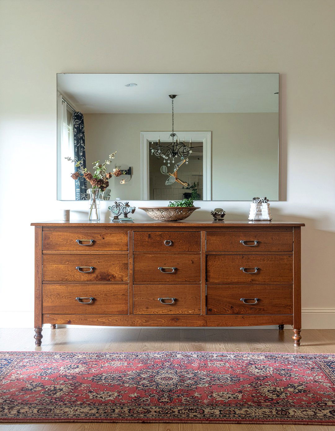 Wide dresser with oversized mirror - 30 bedroom dresser with mirror ideas
