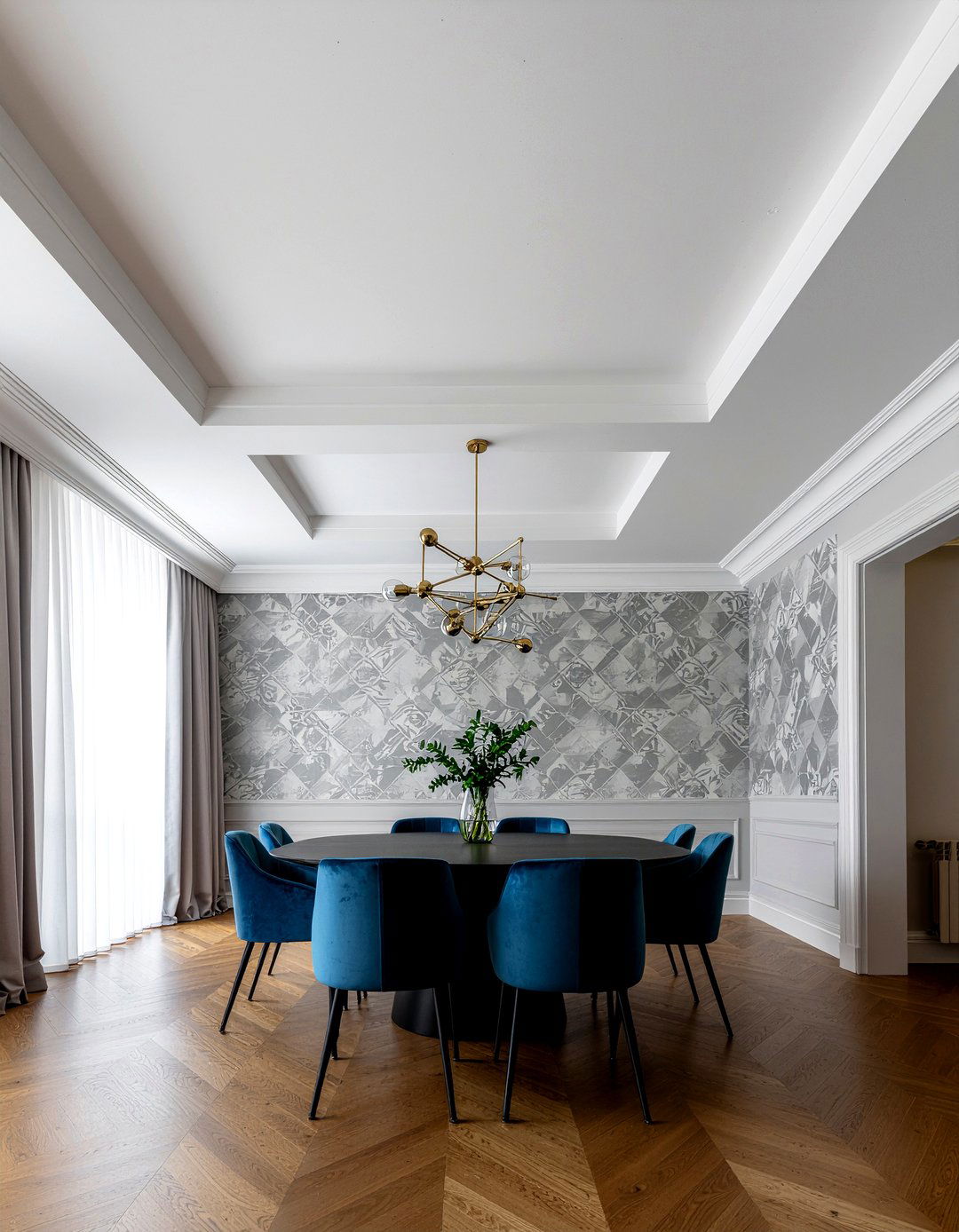 Wide stepped ceiling molding - 30 dining room cornice ideas