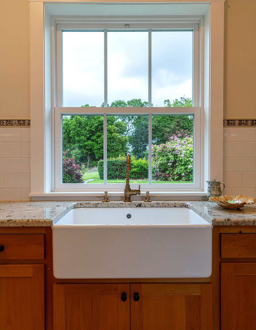 Window Kitchen Sink - 30 apron front sink kitchen ideas