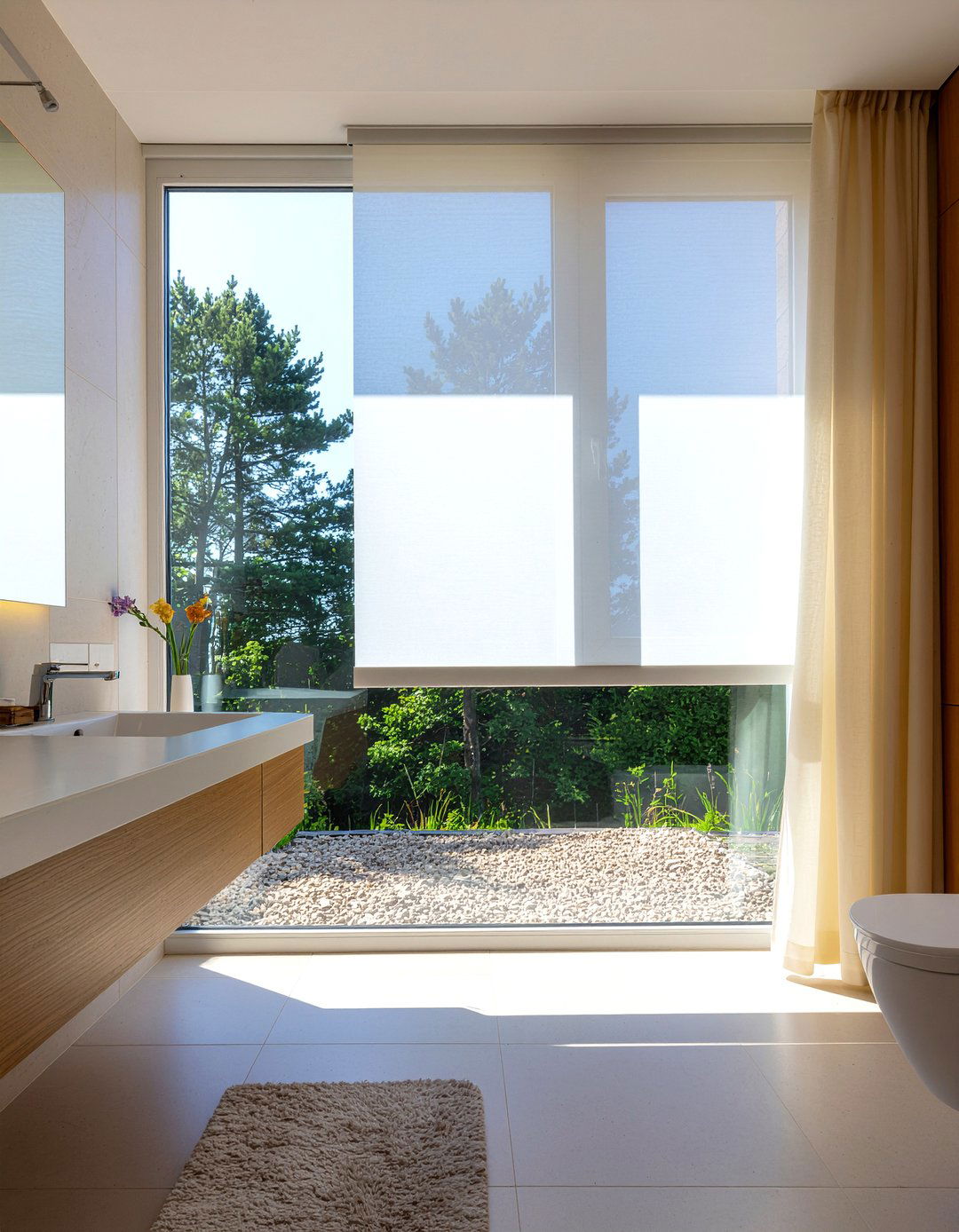 Window Treatment - 30 small bathroom maximization ideas