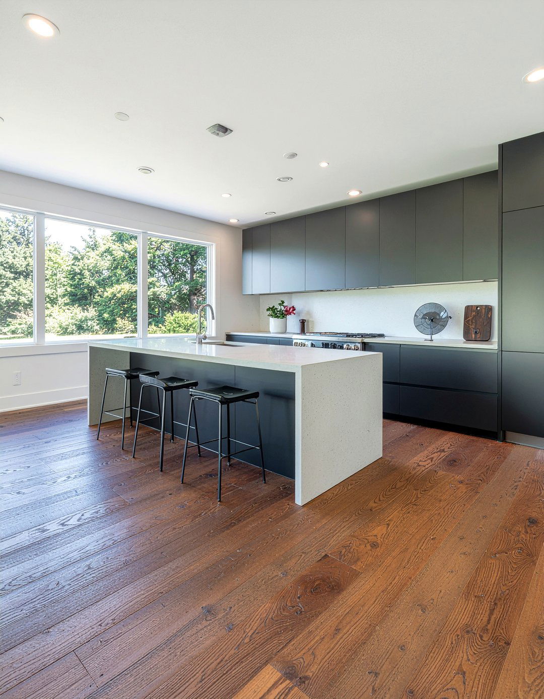 Wire Brushed Hardwood - 30 hardwood floor kitchen ideas