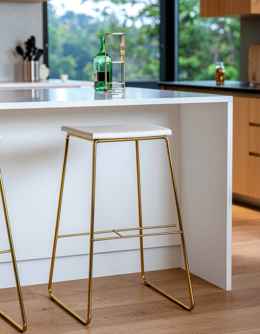 Wire frame bar stool - 30 kitchen bar stool ideas