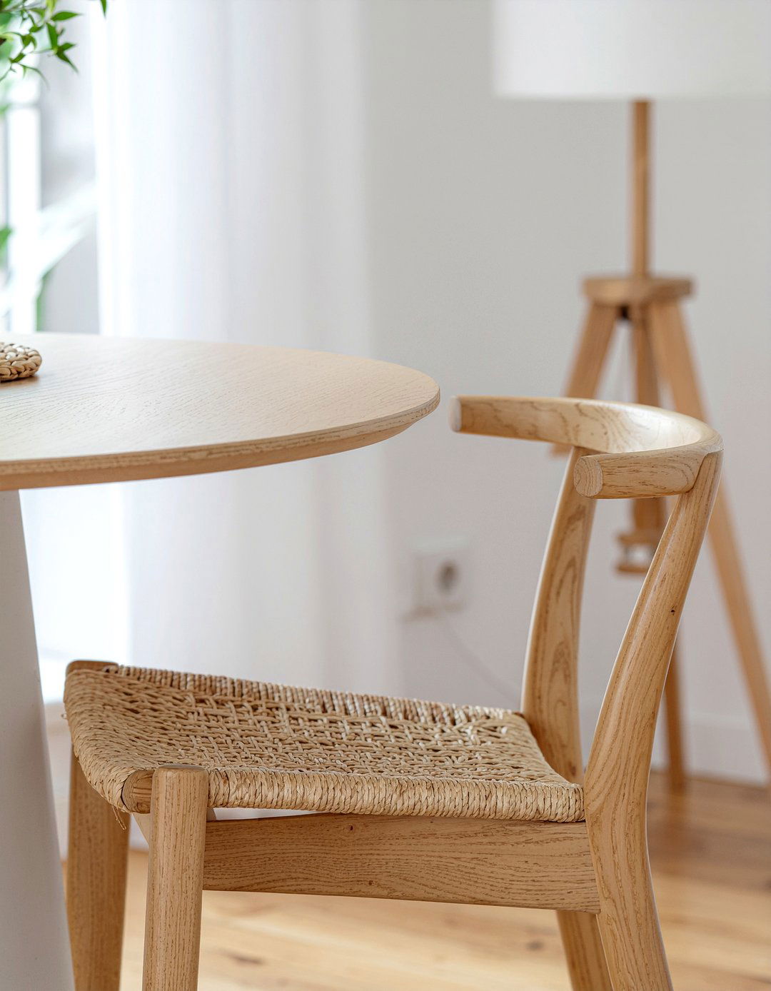 Wishbone Dining Chair - 30 living room Scandinavian furniture ideas