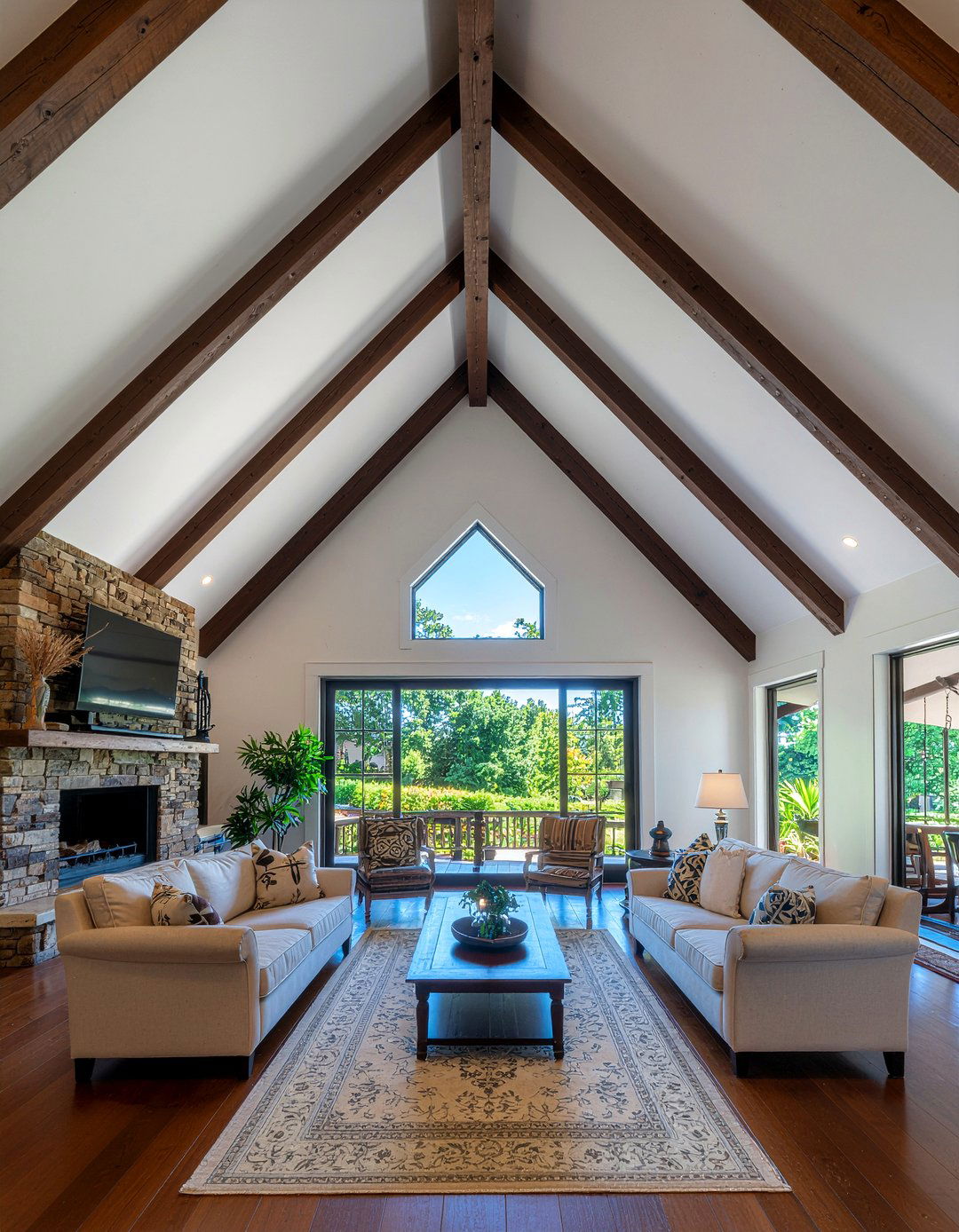 Wood Ceiling Beams - 30 large living room ideas