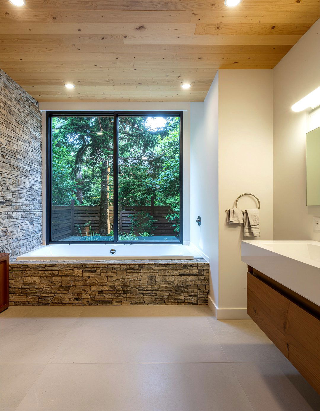 Wood Ceiling - 30 bathroom charm ideas